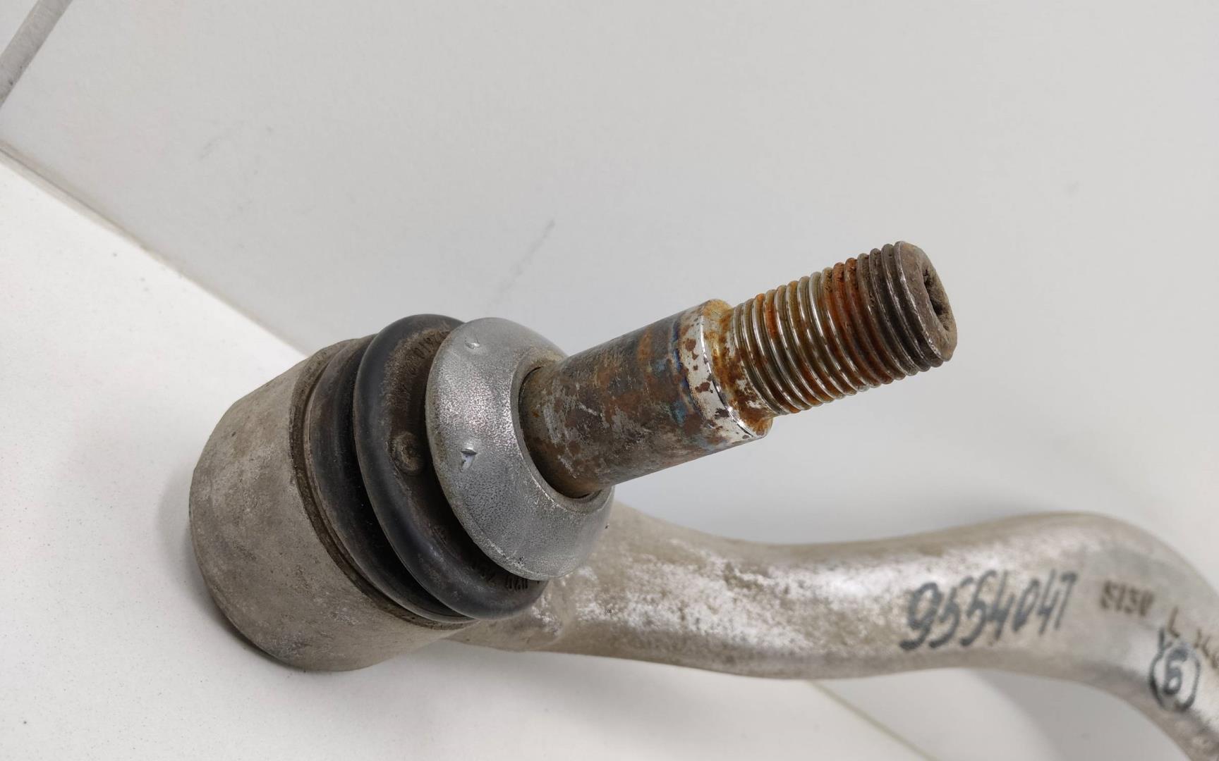 Рычаг передний нижний левый передний