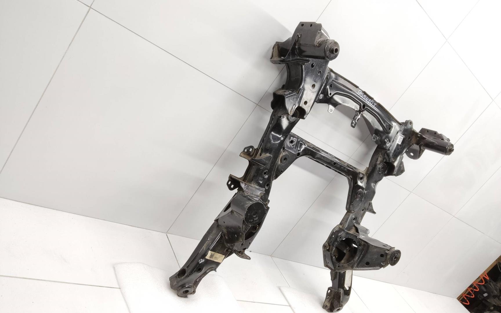 Балка подмоторная