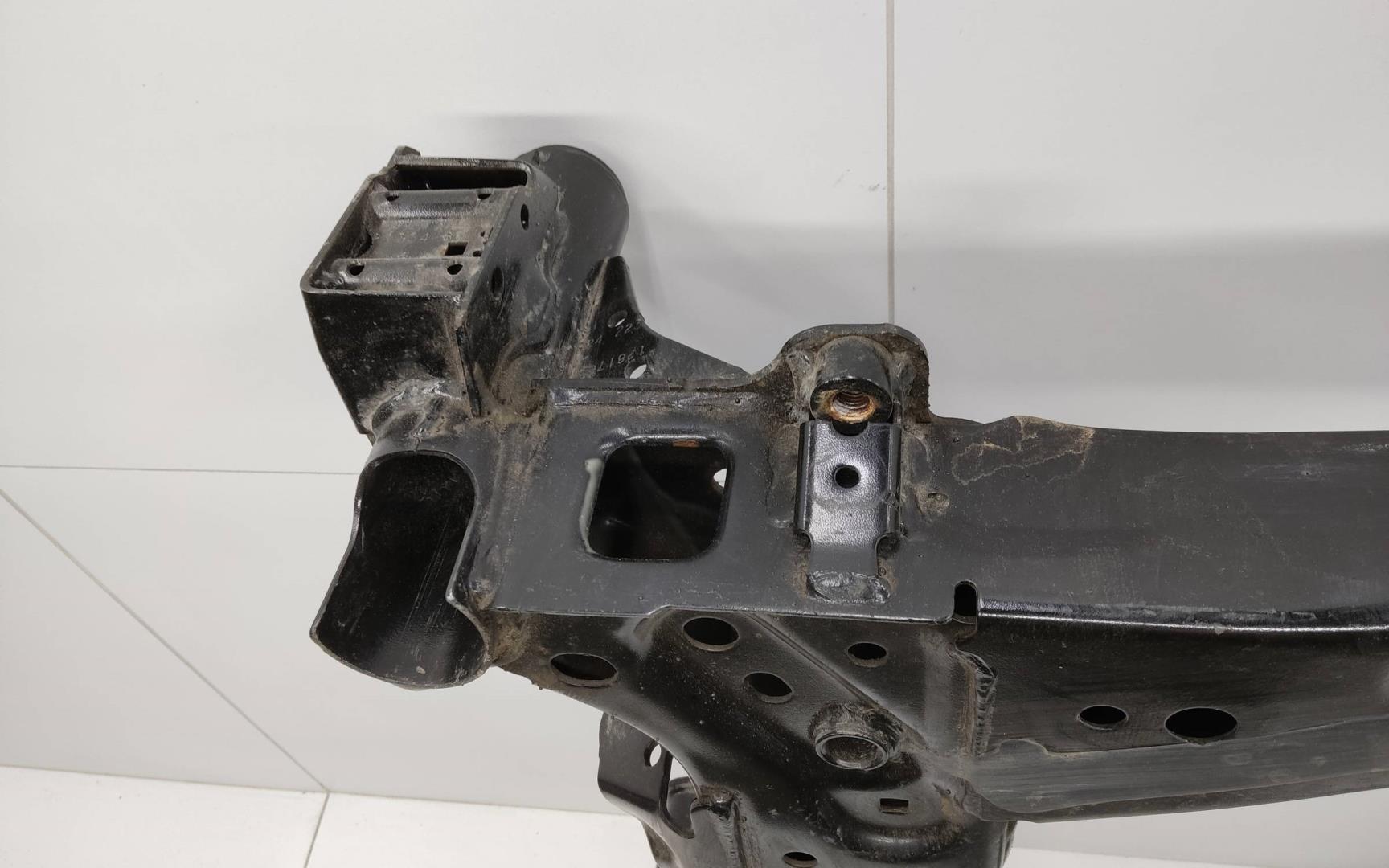 Балка подмоторная