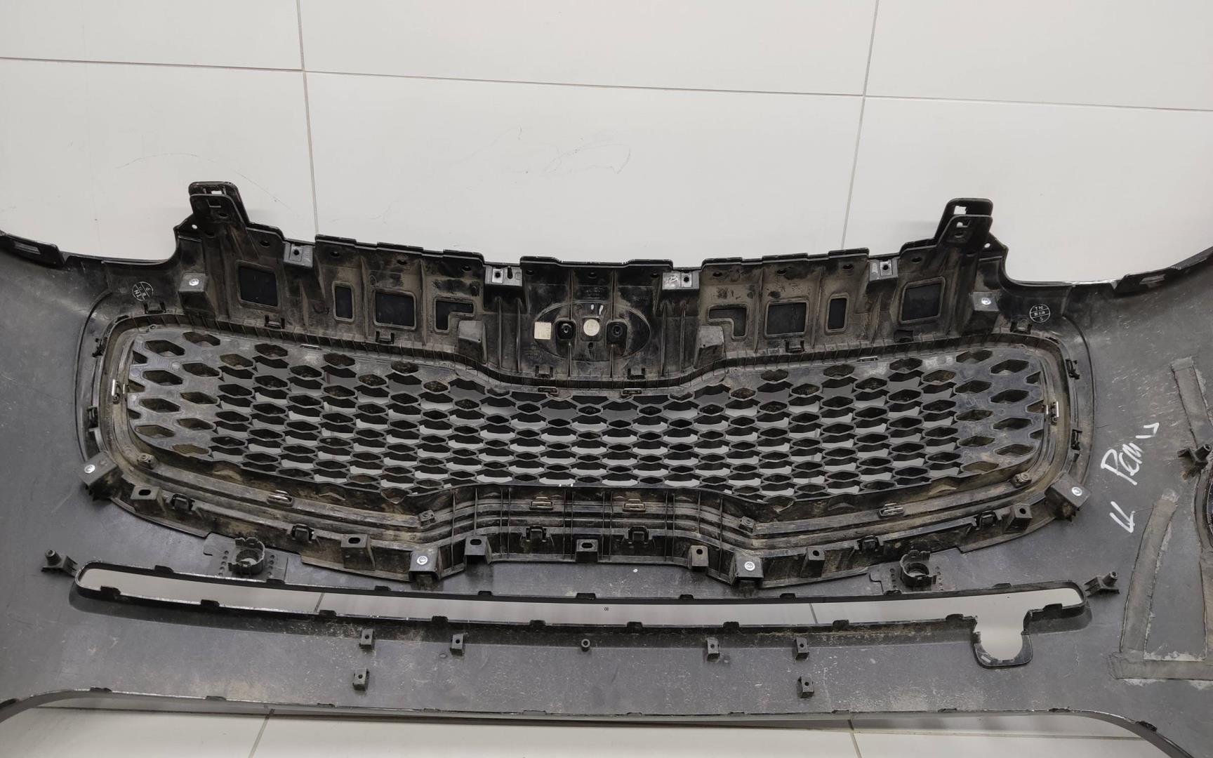 Бампер передний