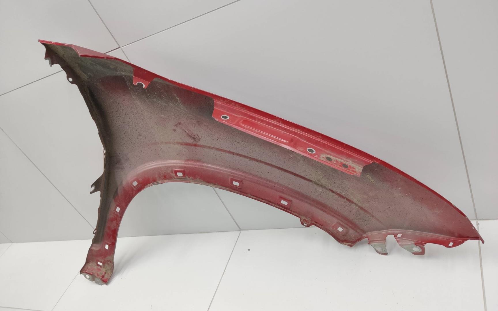 Крыло переднее левое