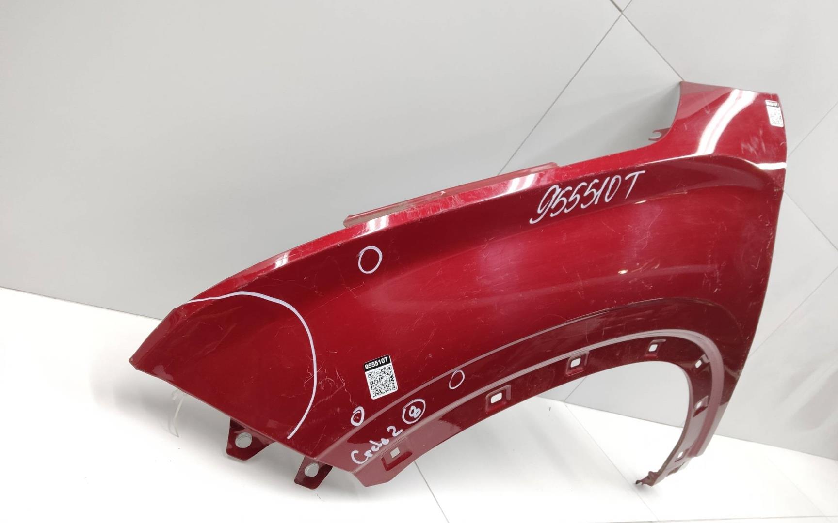 Крыло переднее левое