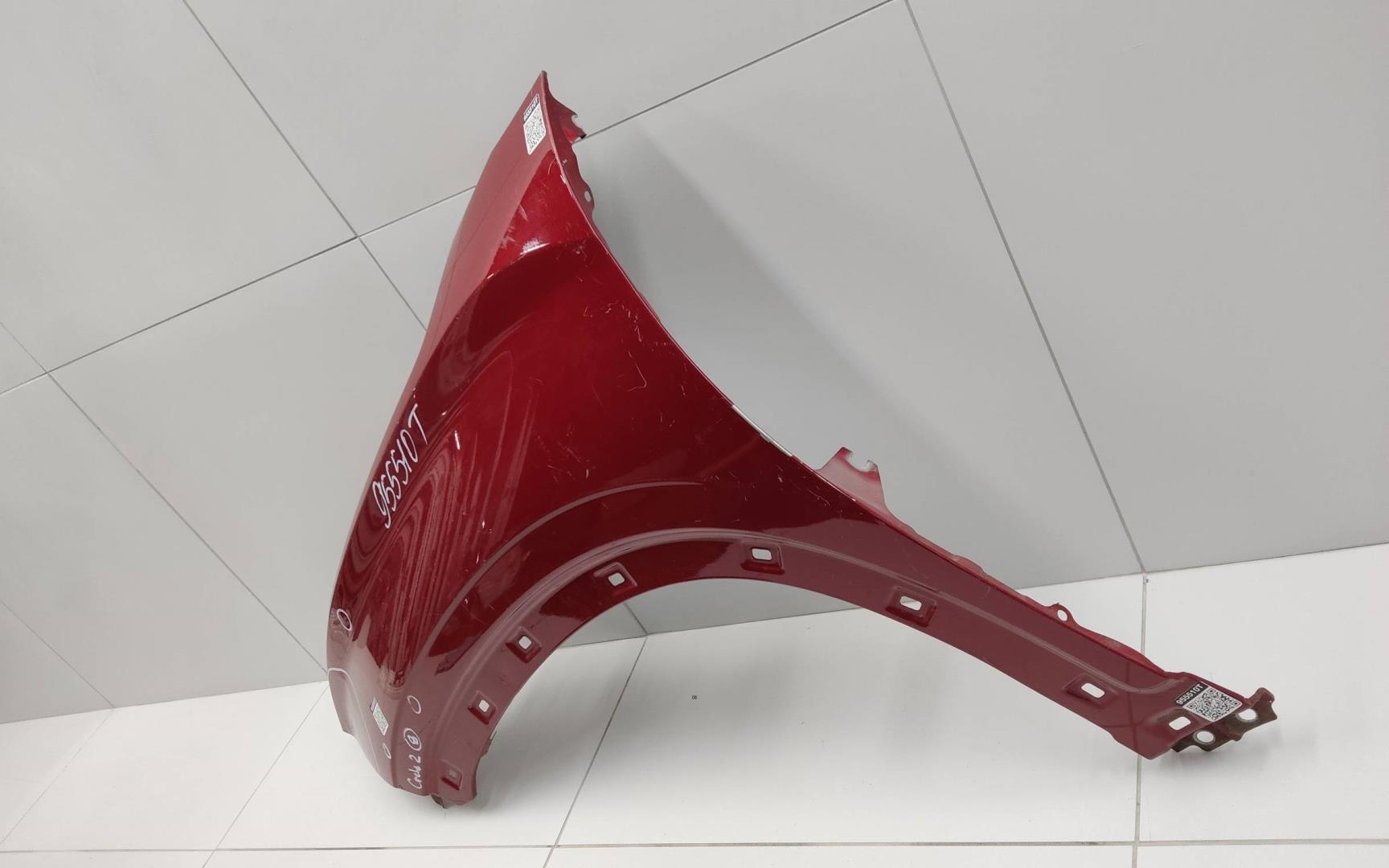 Крыло переднее левое