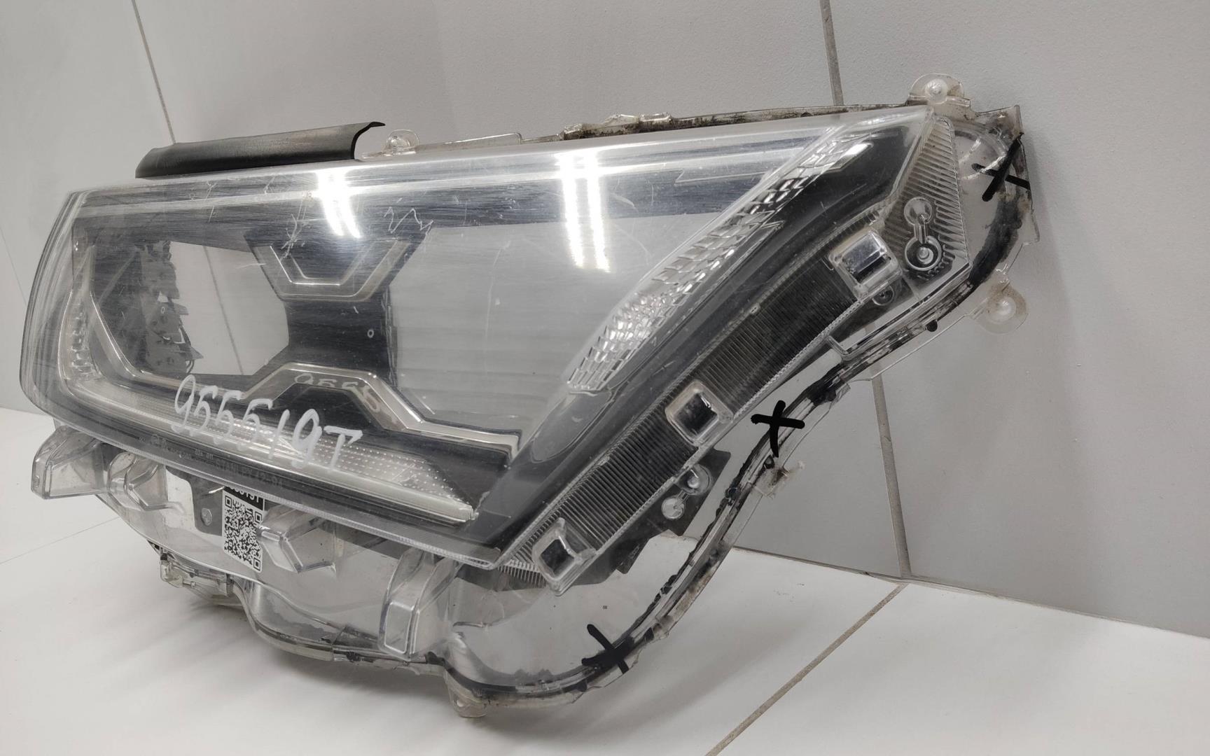 Стекло фары