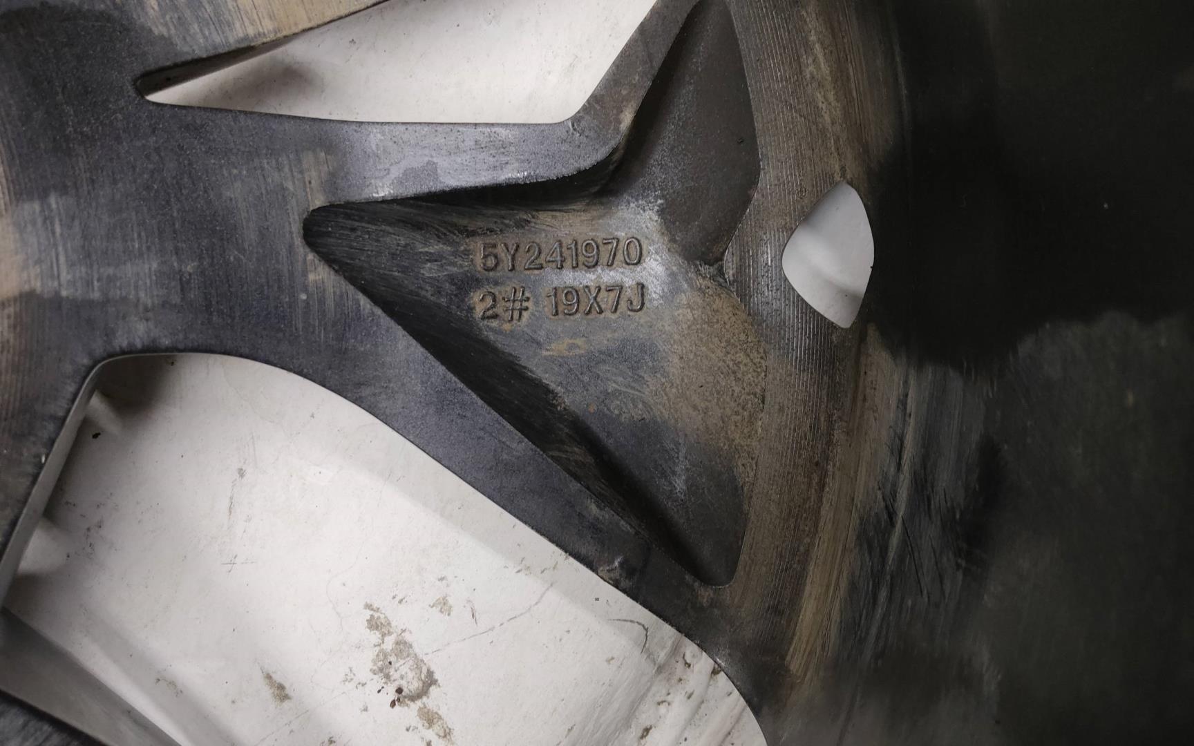 Диск колесный литой легкий сплав