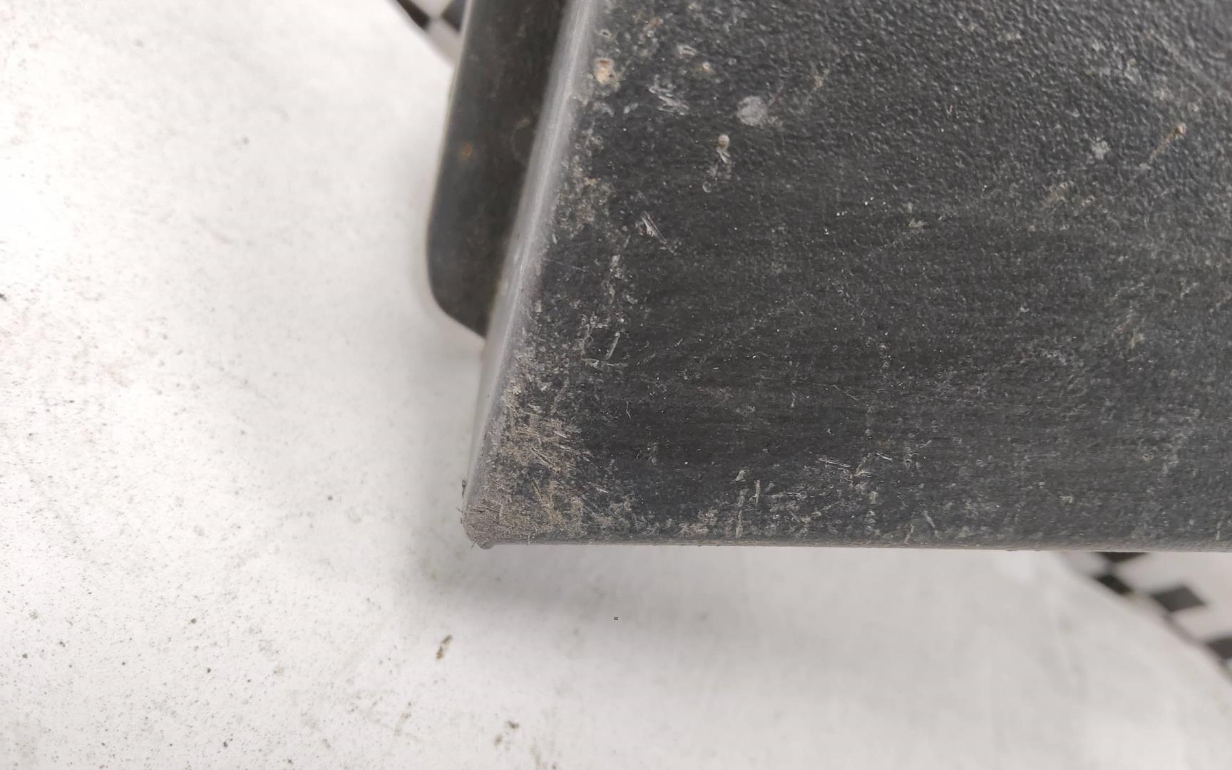 Накладка заднего крыла левого