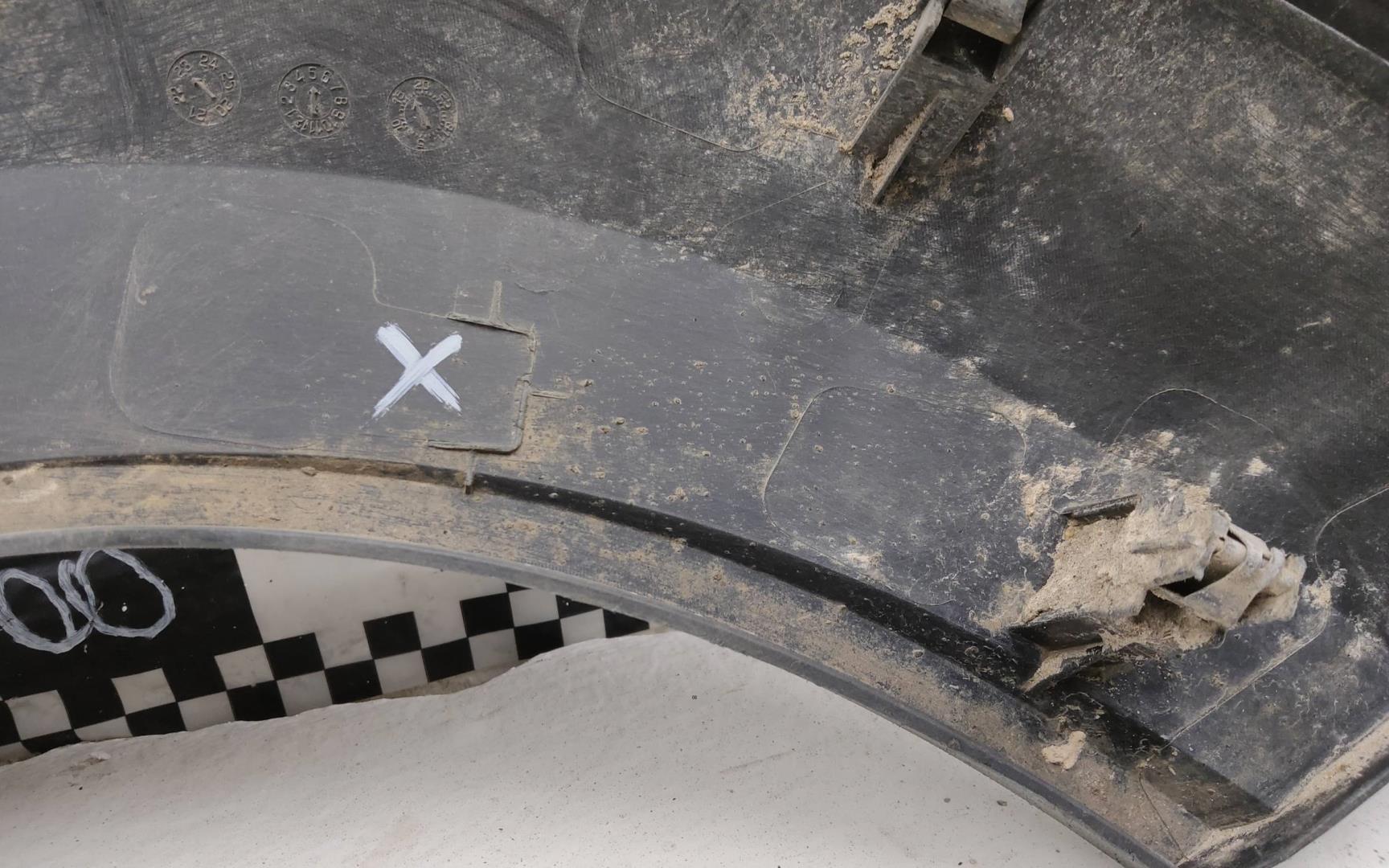 Накладка заднего крыла правого