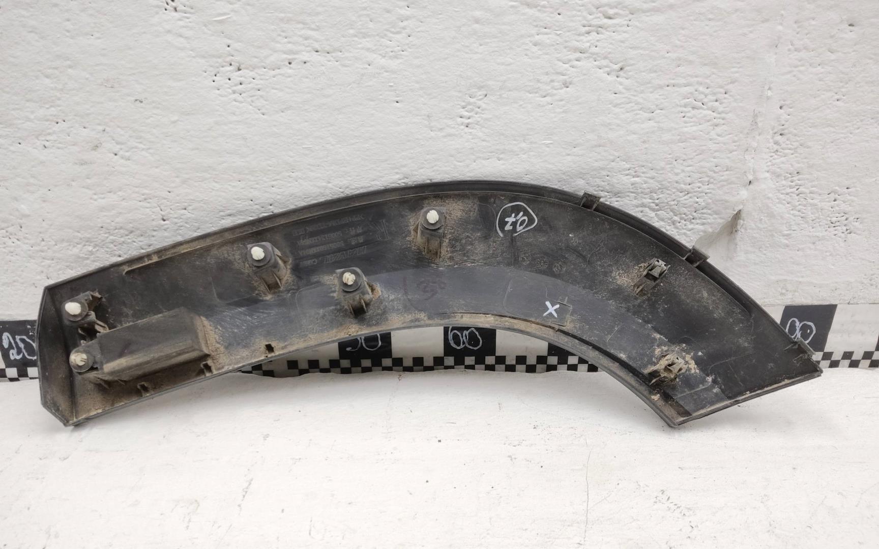 Накладка заднего крыла правого