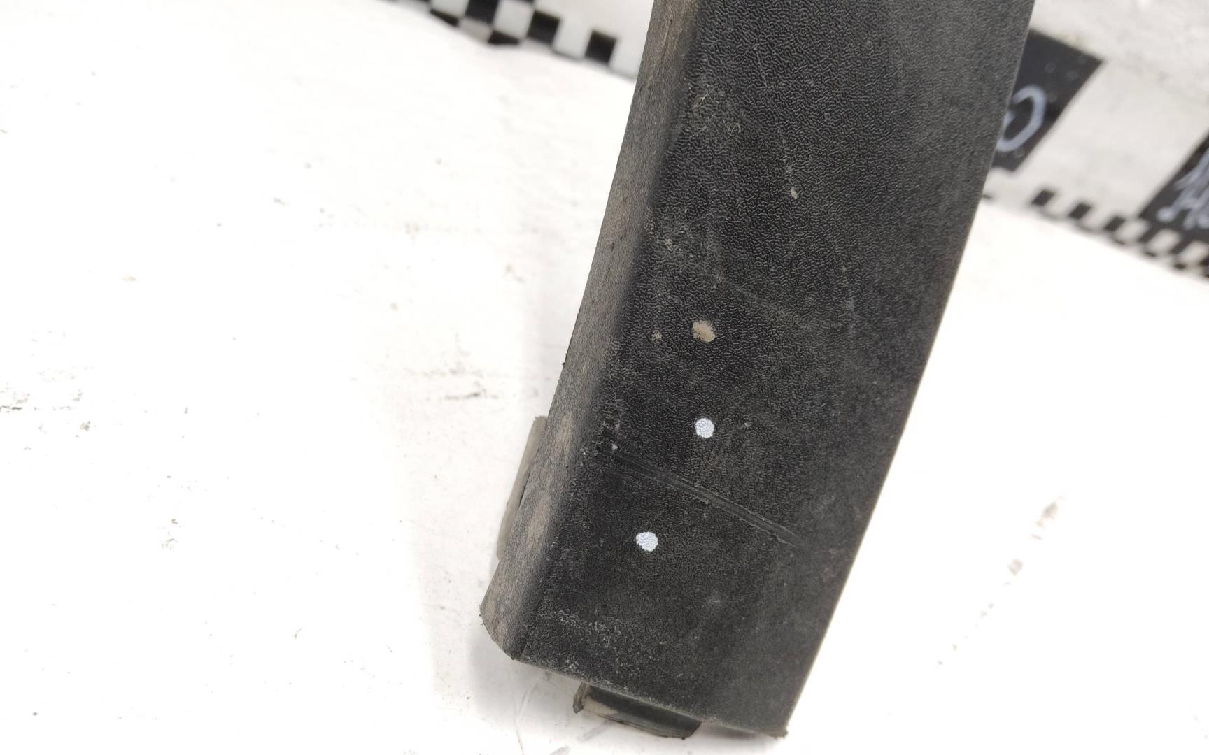 Накладка переднего крыла правого