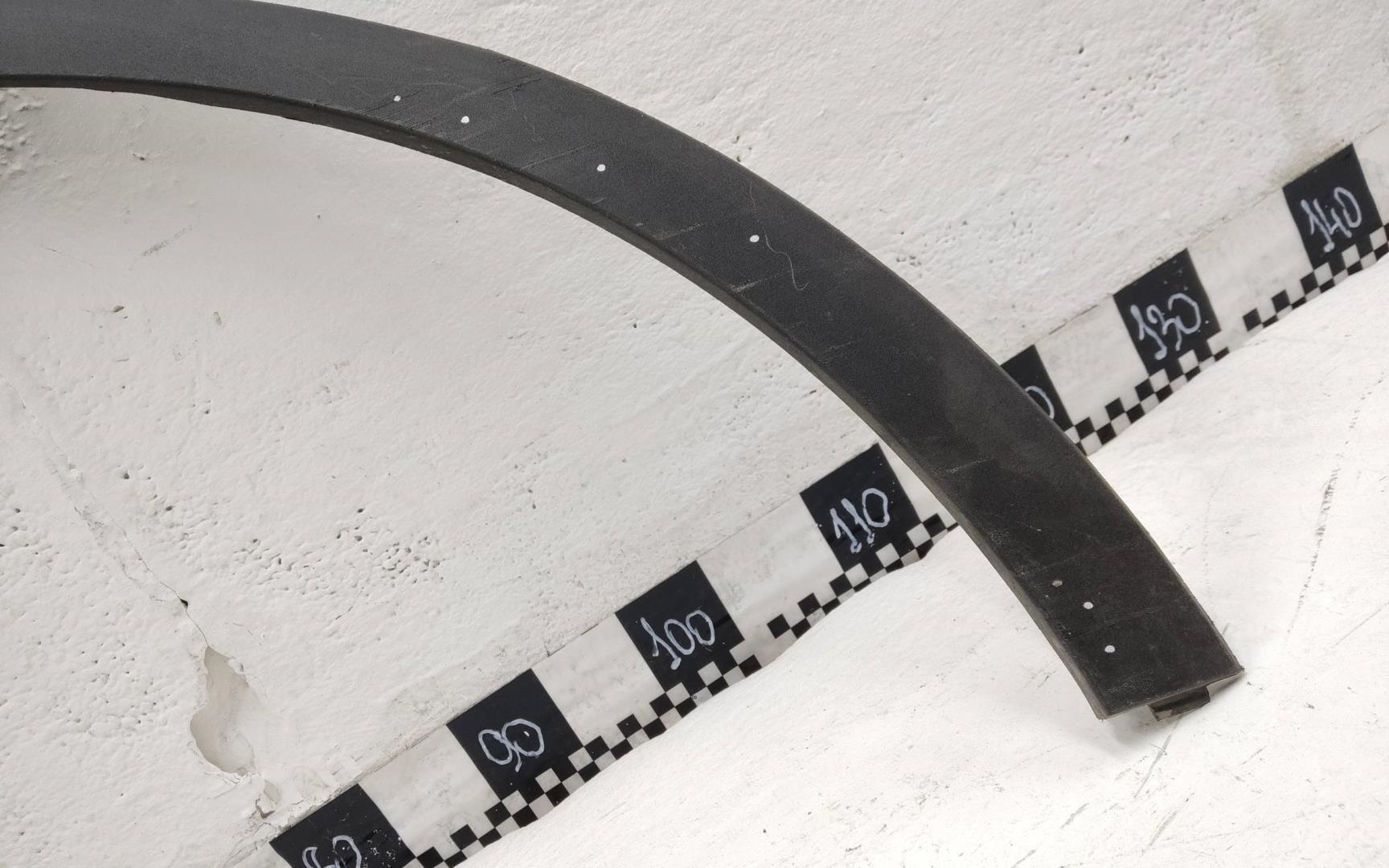 Накладка переднего крыла правого