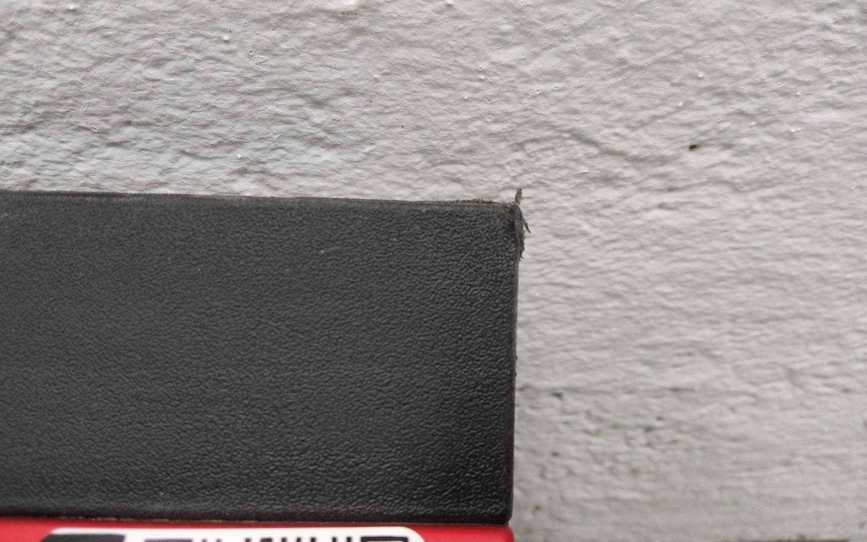 Накладка двери передней левой