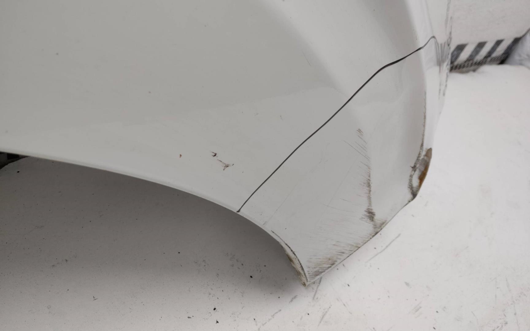 Крыло переднее правое