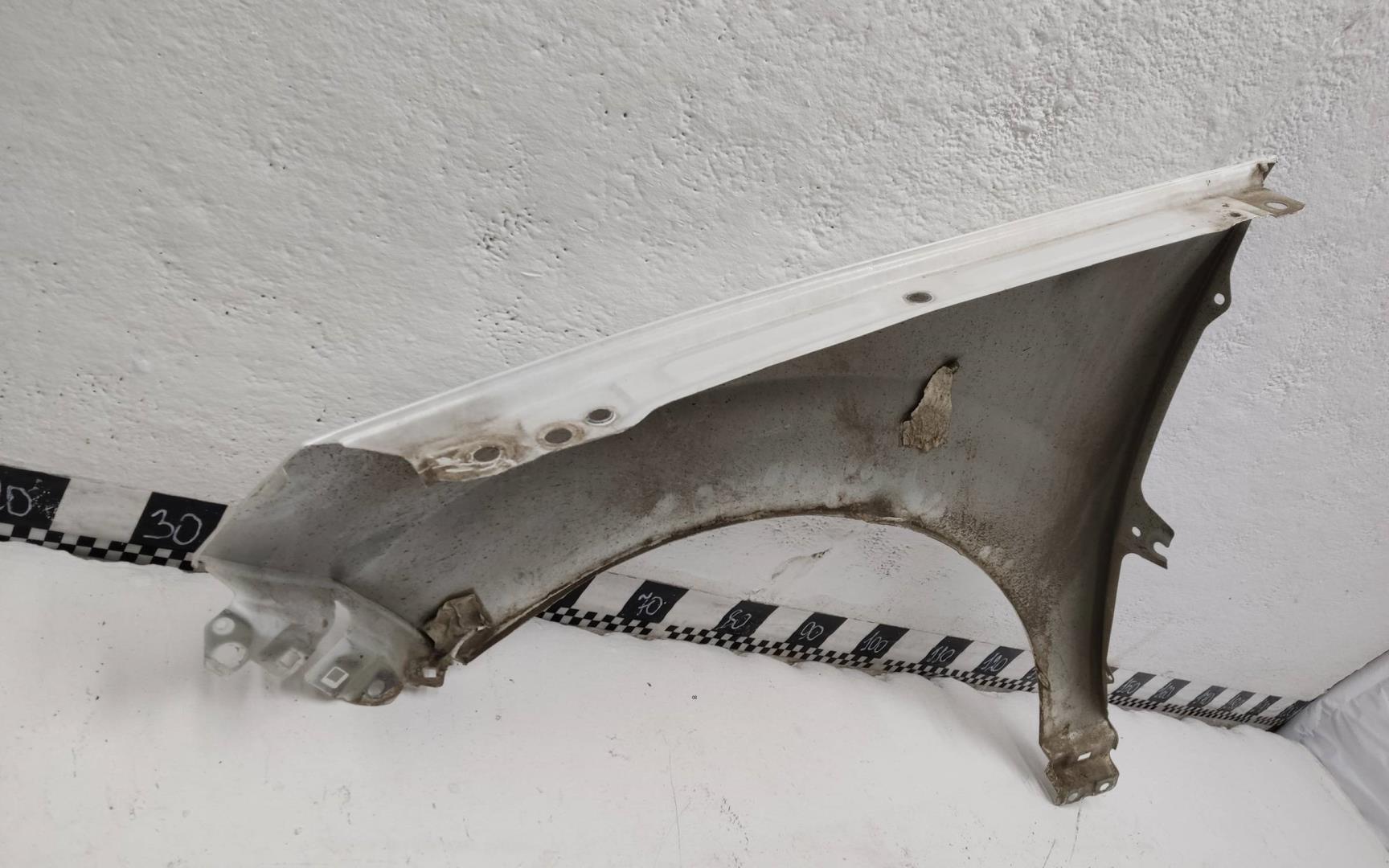 Крыло переднее правое