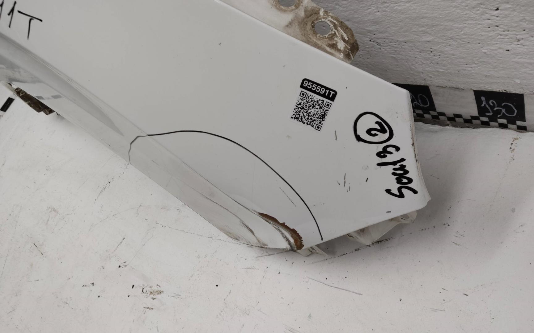 Крыло переднее правое