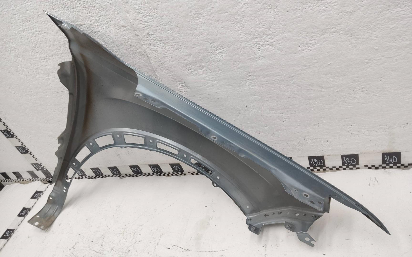 Крыло переднее левое