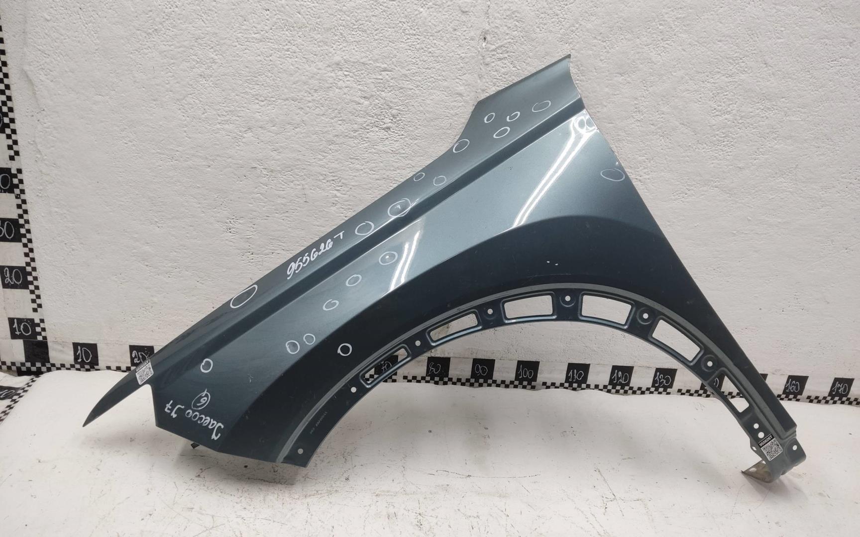 Крыло переднее левое