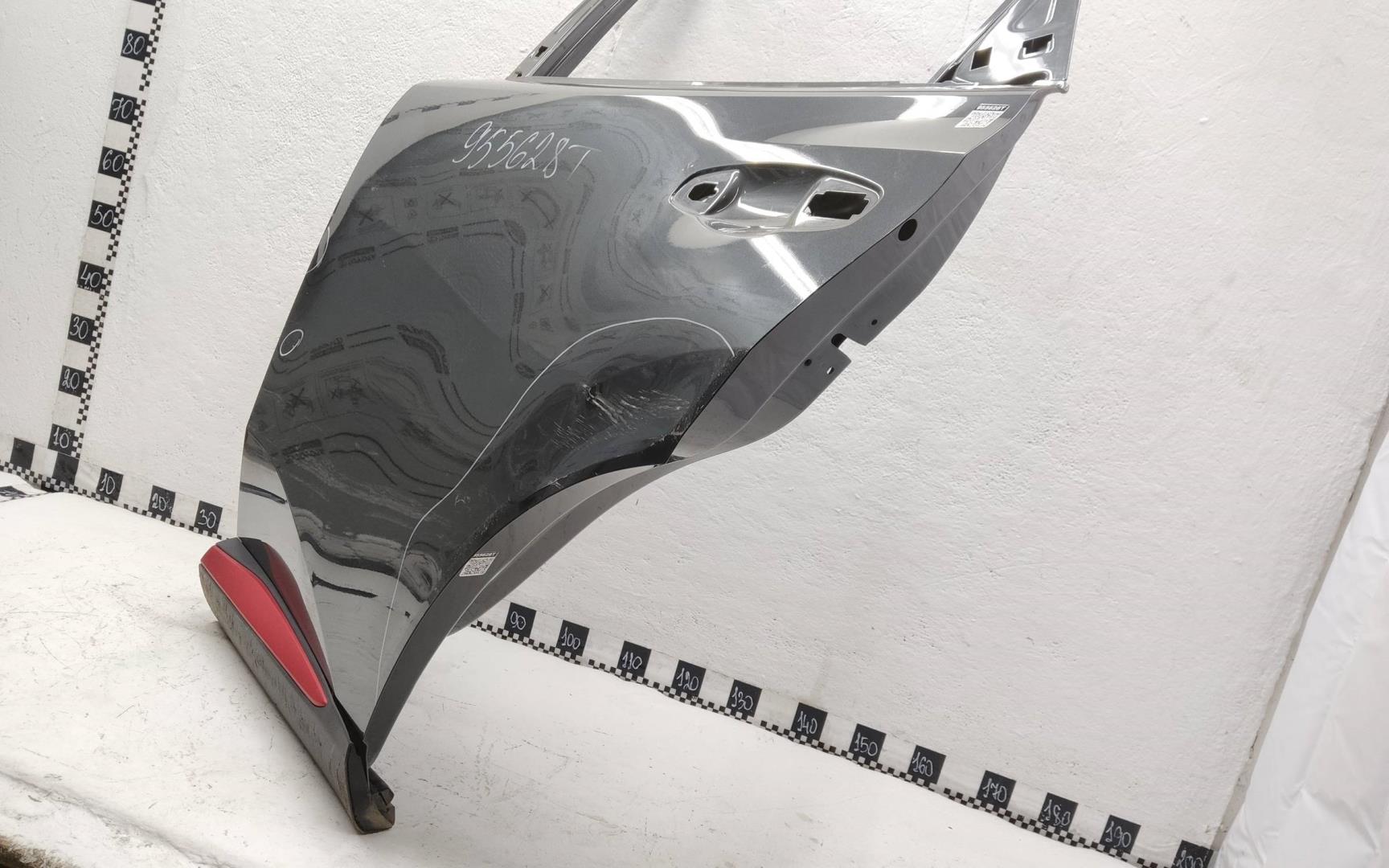 Дверь задняя левая