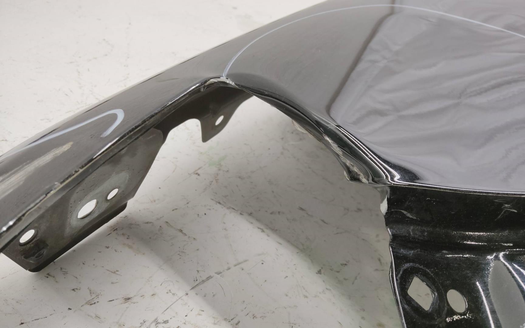 Крыло переднее левое