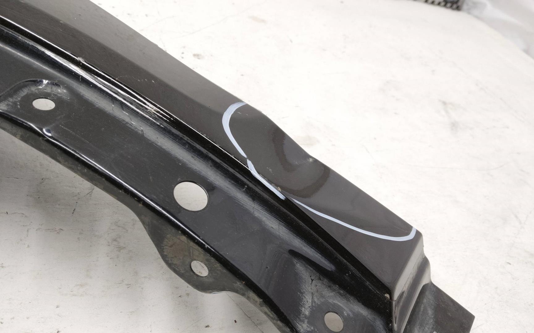 Крыло переднее левое