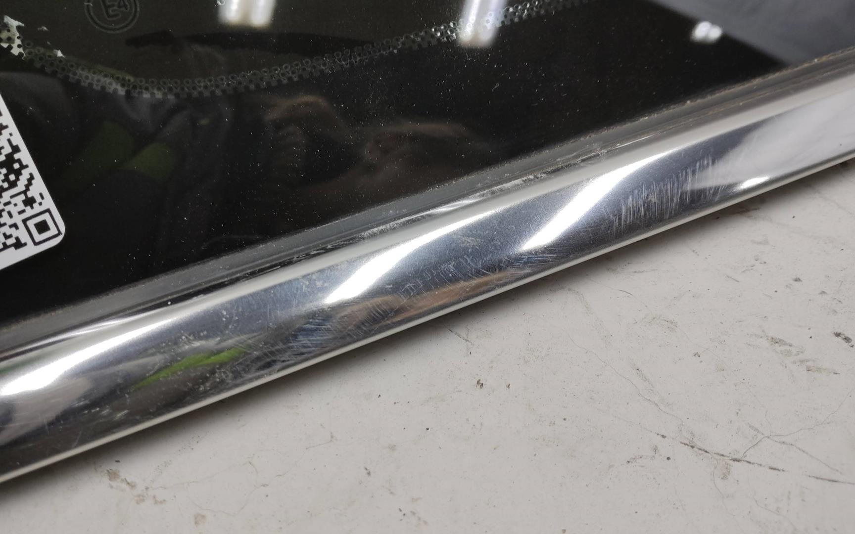 Стекло кузовное глухое левое