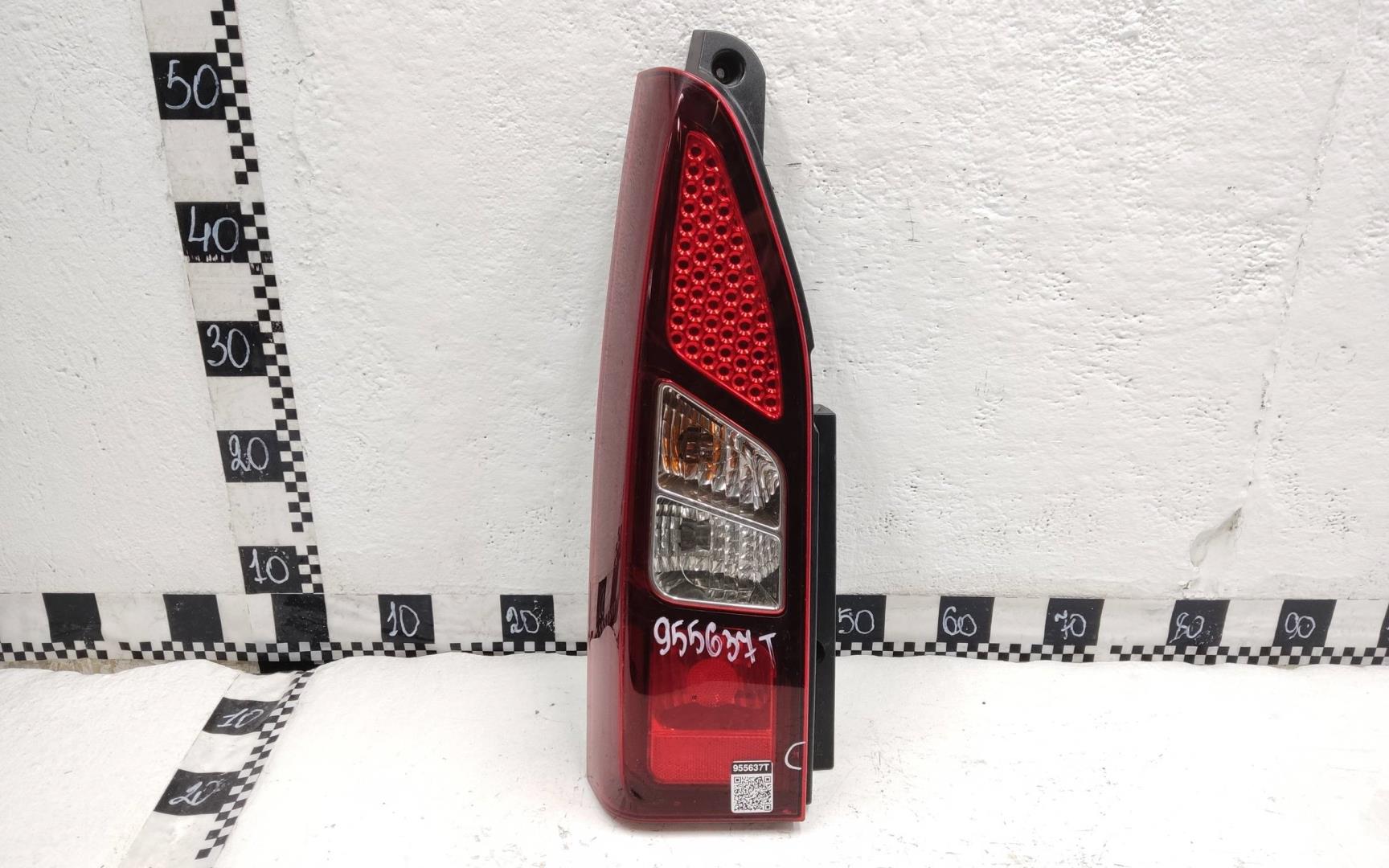 Фонарь задний наружный левый