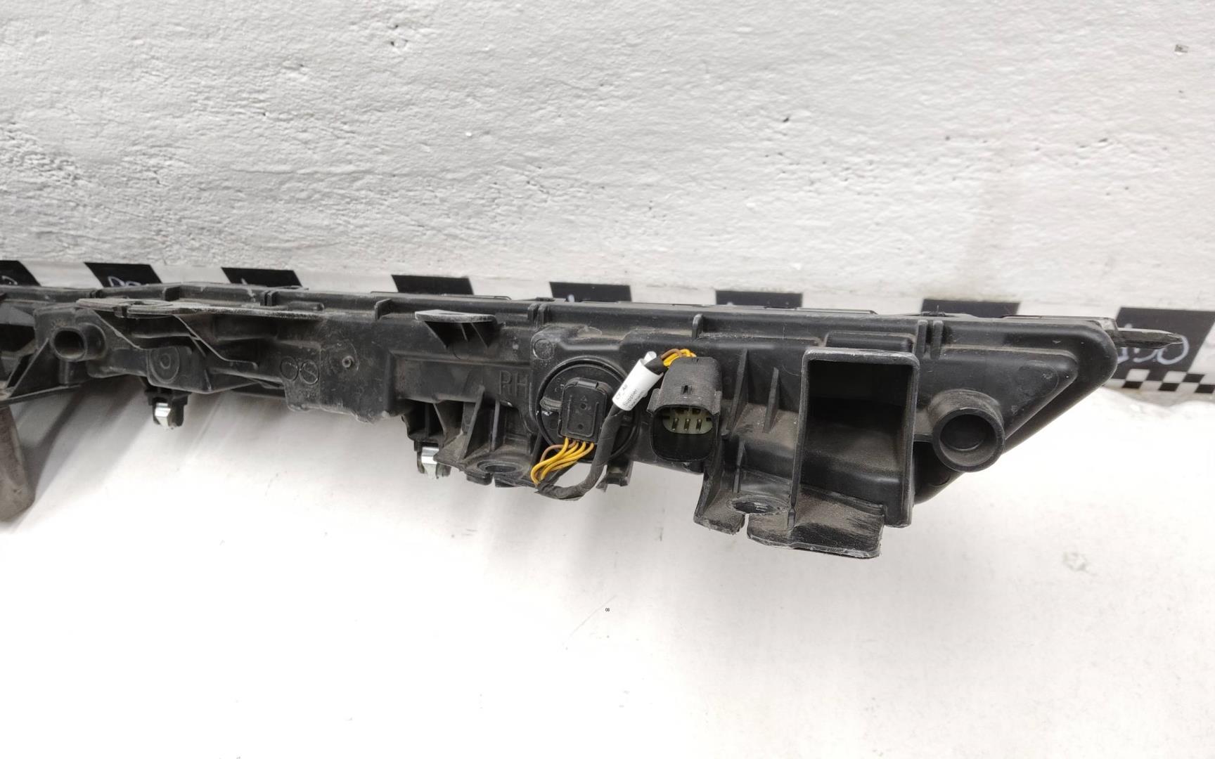 Фара дневного света (ходовые огни)