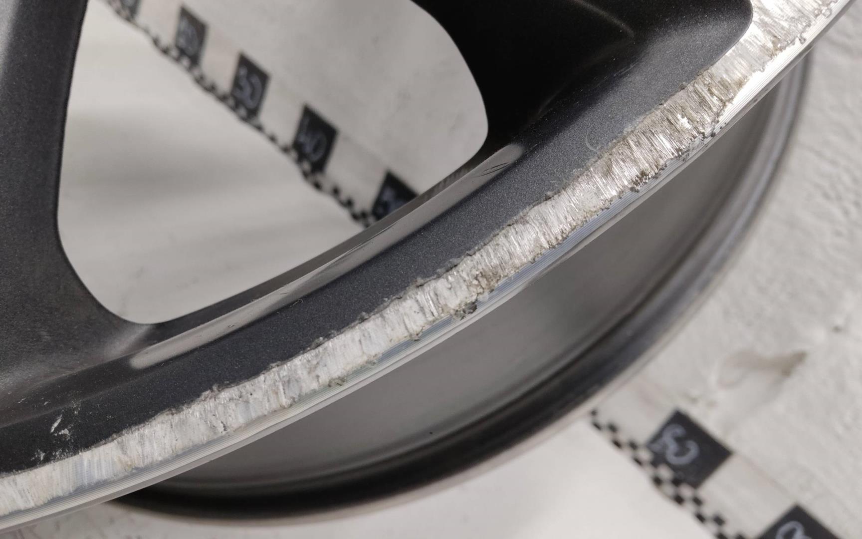 Диск колесный литой легкий сплав