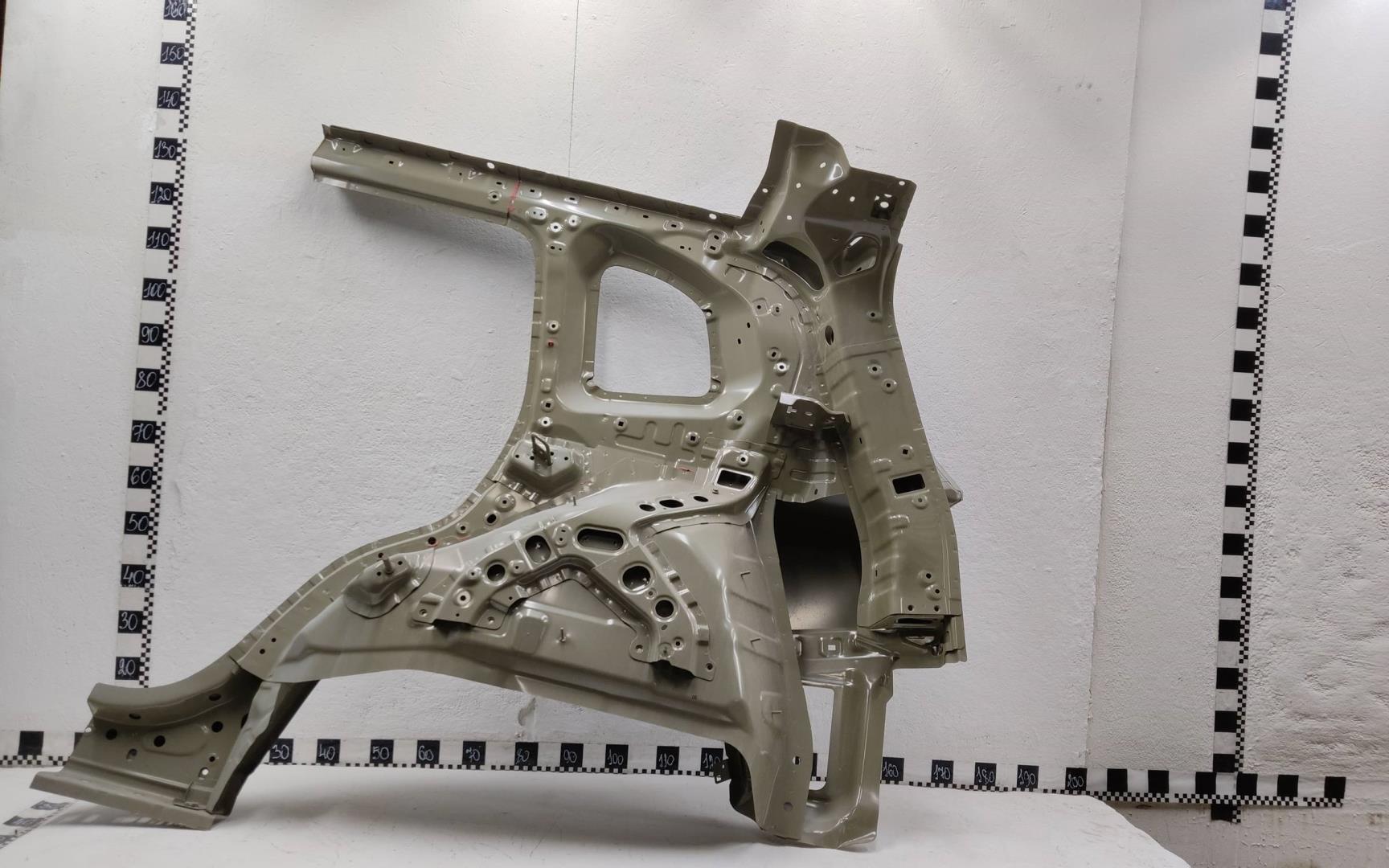 Кузовной элемент