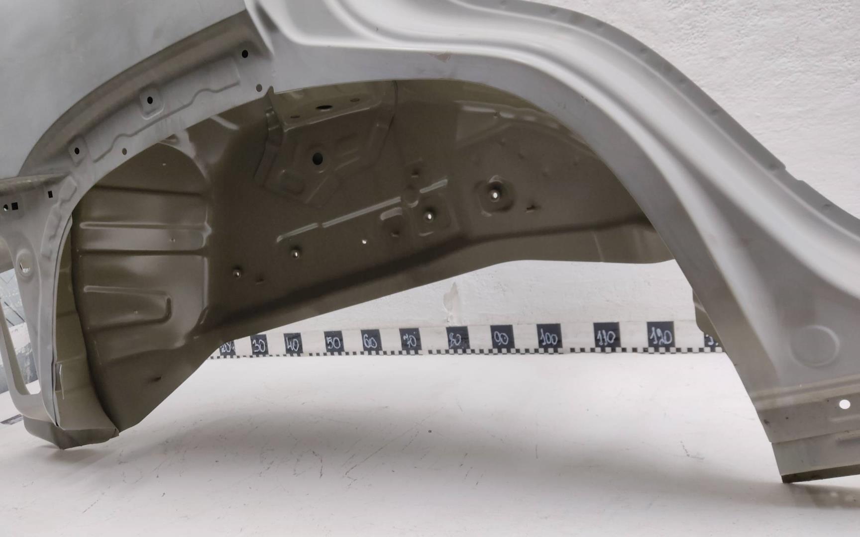 Кузовной элемент