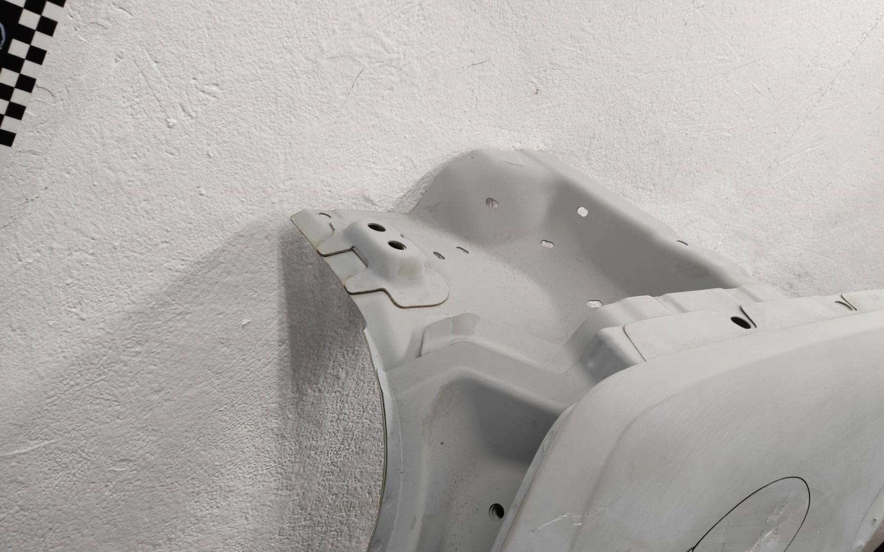 Кузовной элемент