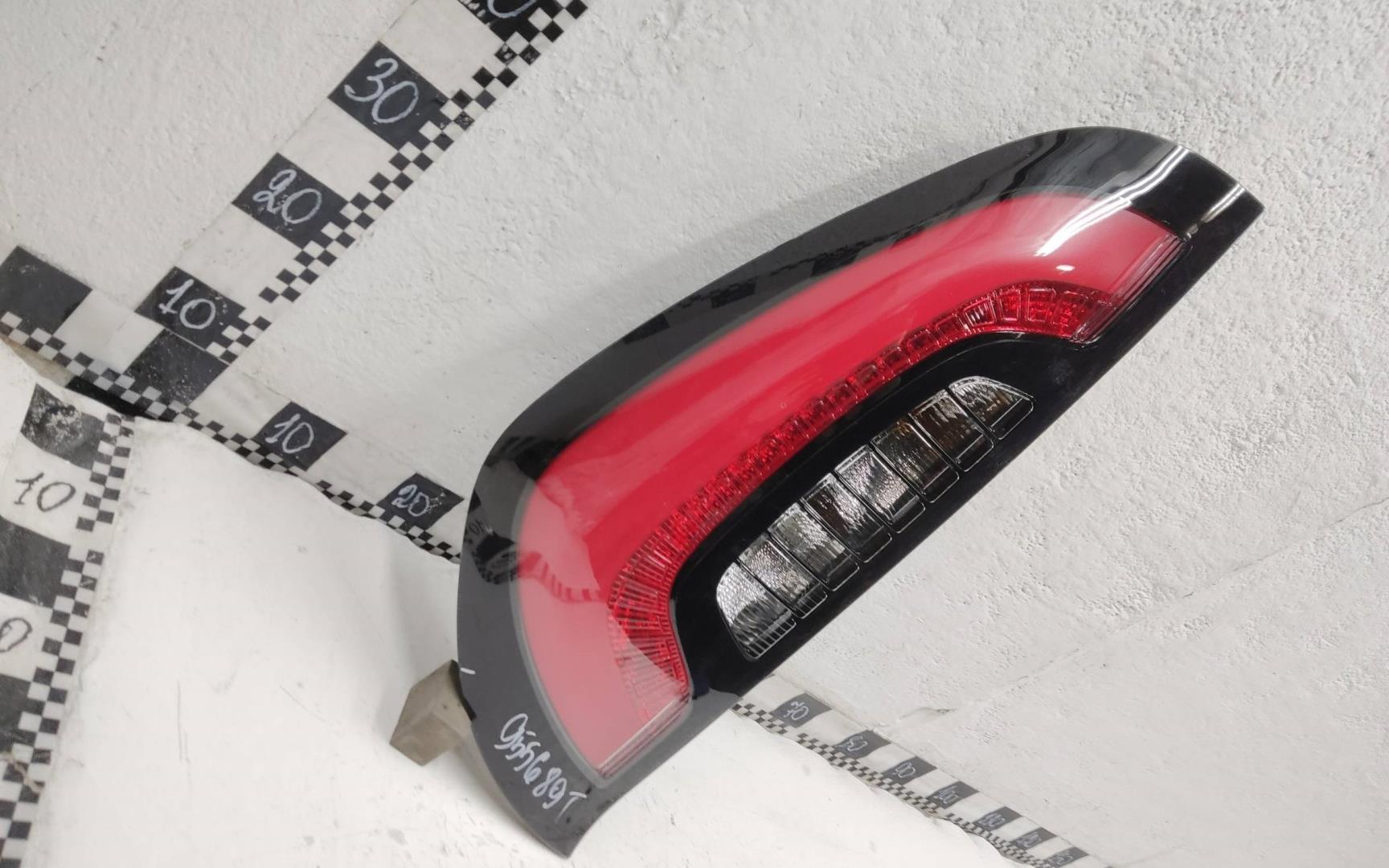 Фонарь задний левый