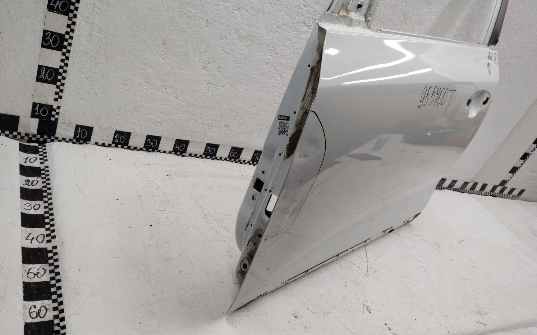 Дверь передняя левая