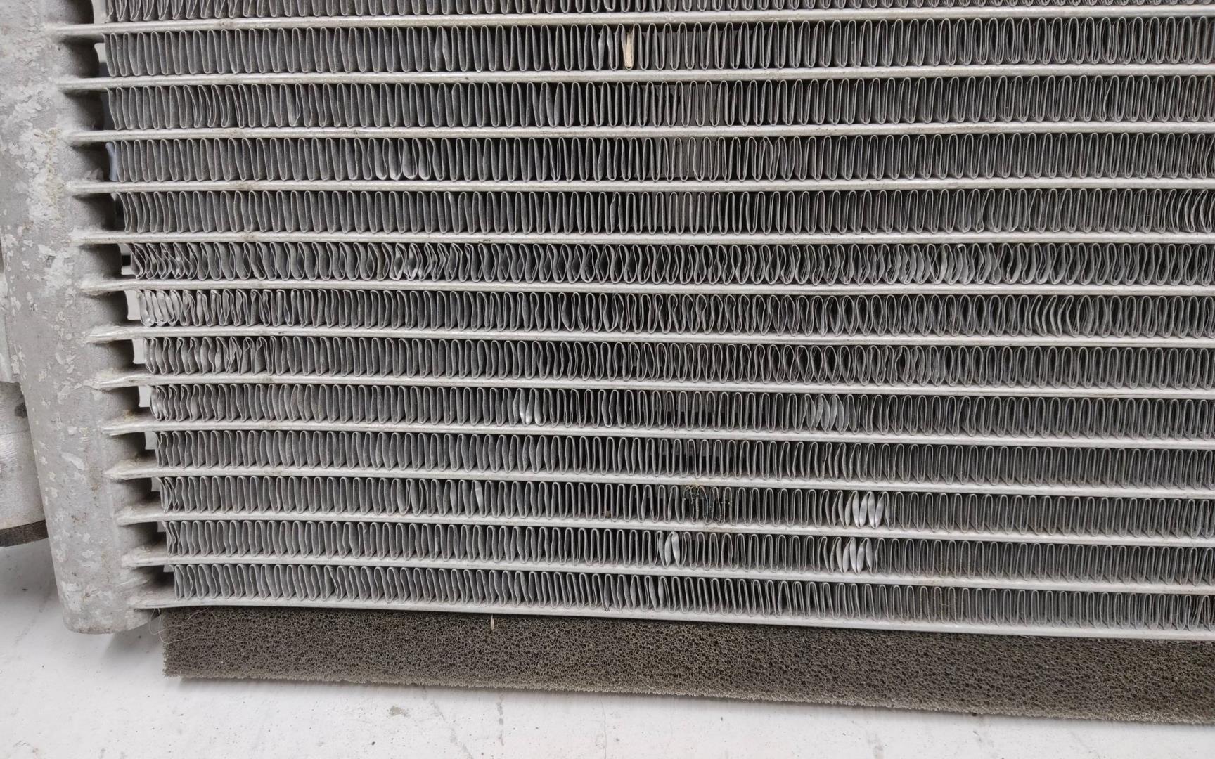 Радиатор кондиционера / конденсер