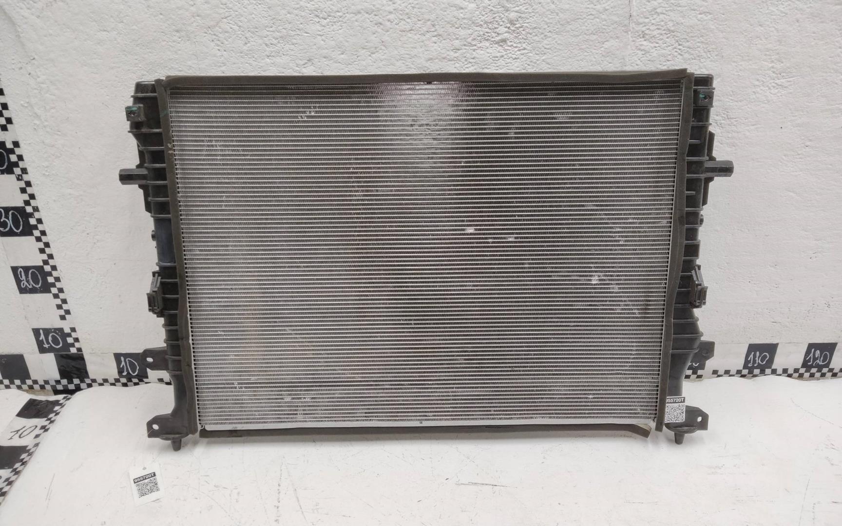 Радиатор охлаждения двигателя основной