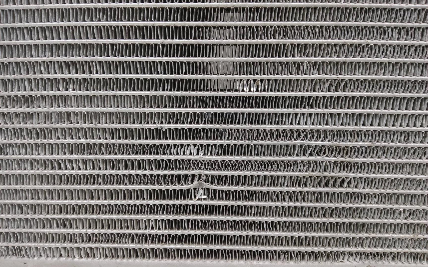 Радиатор охлаждения двигателя основной