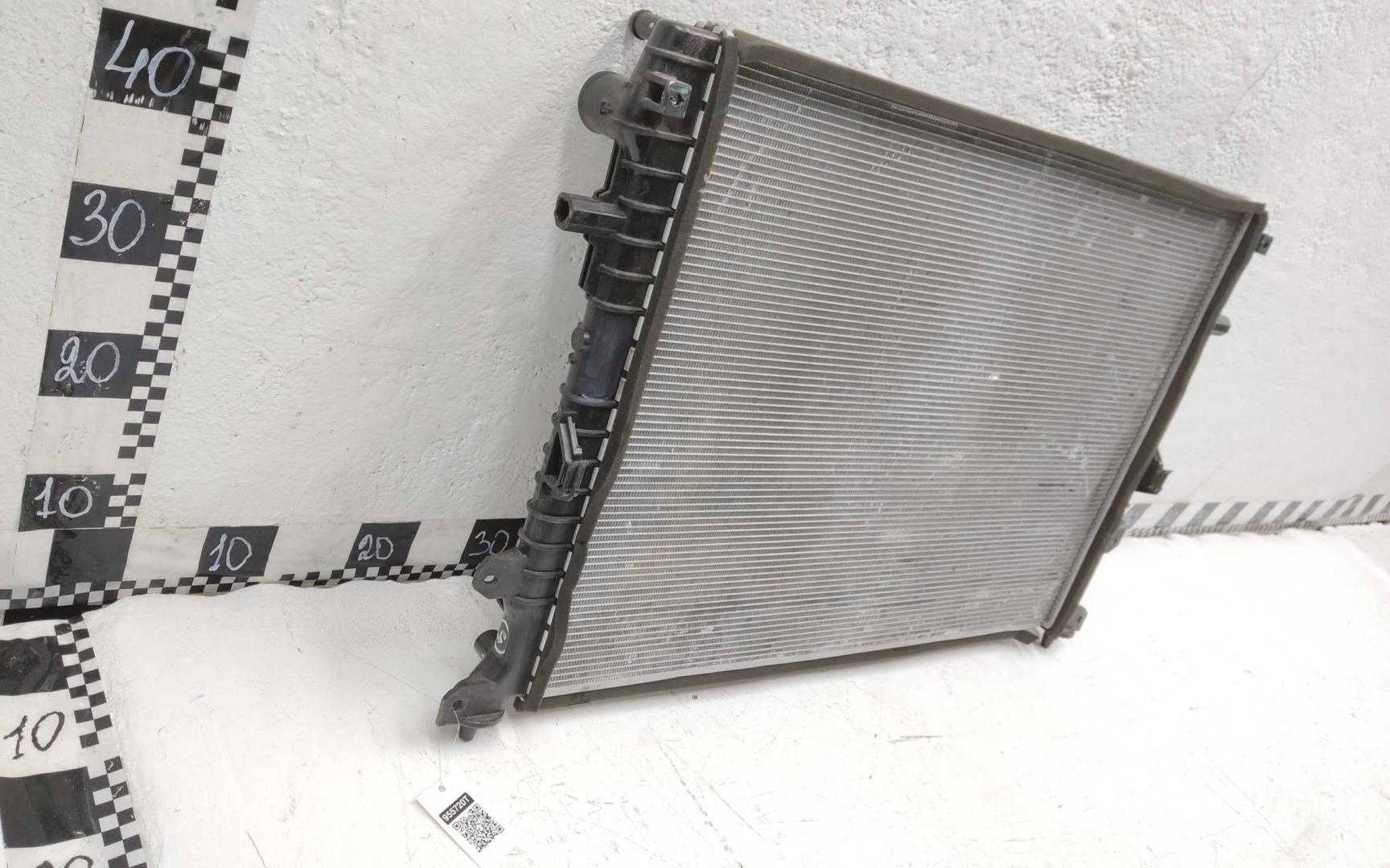 Радиатор охлаждения двигателя основной