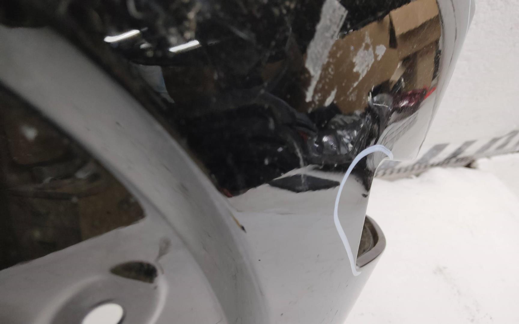 Крыло переднее правое