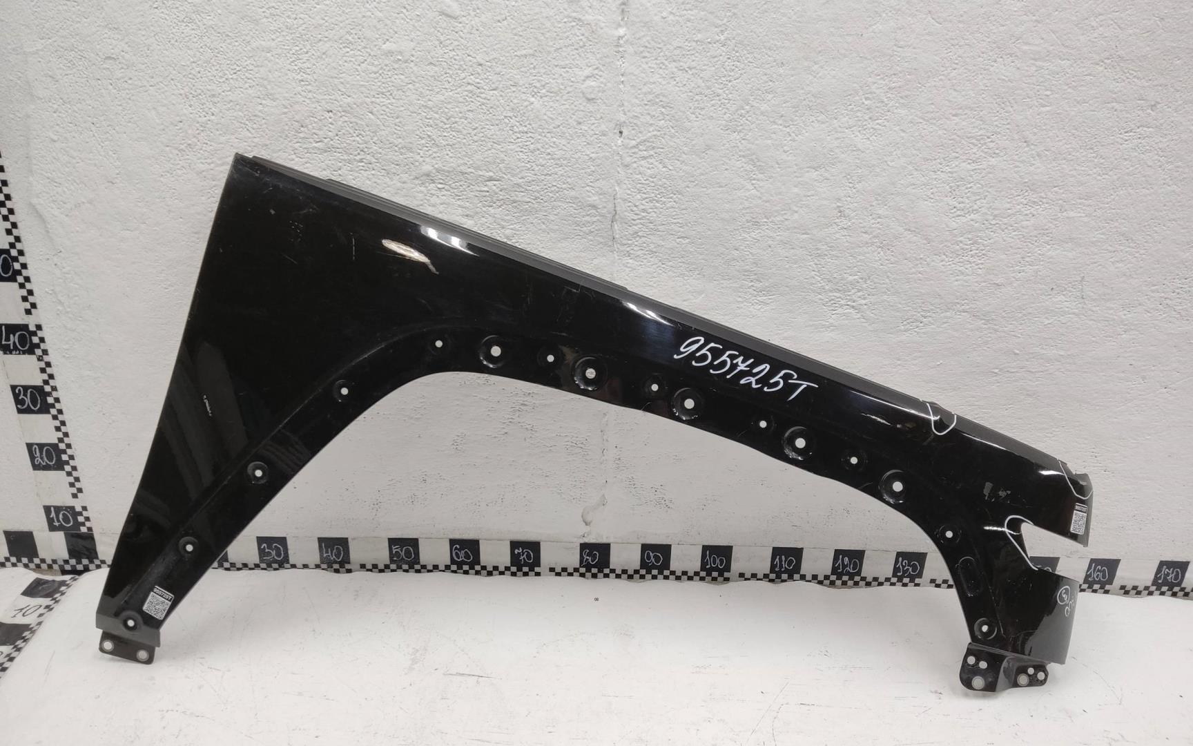 Крыло переднее правое