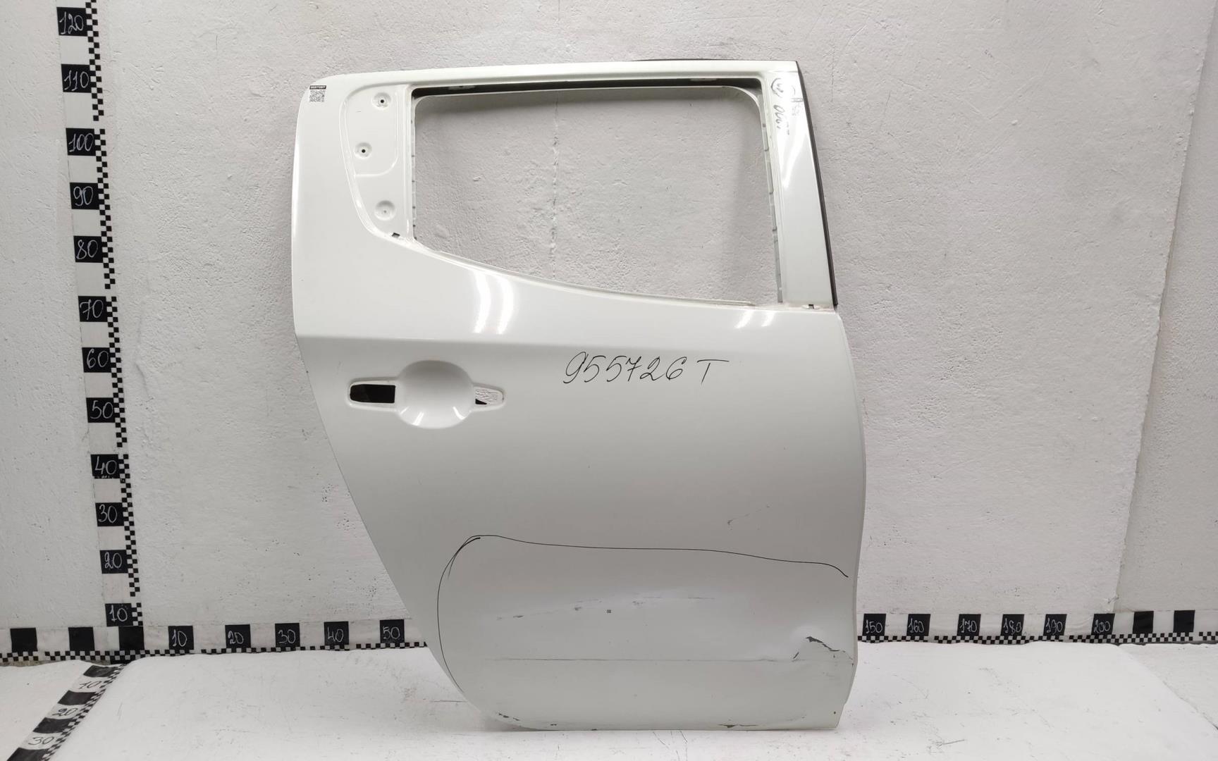 Дверь задняя правая