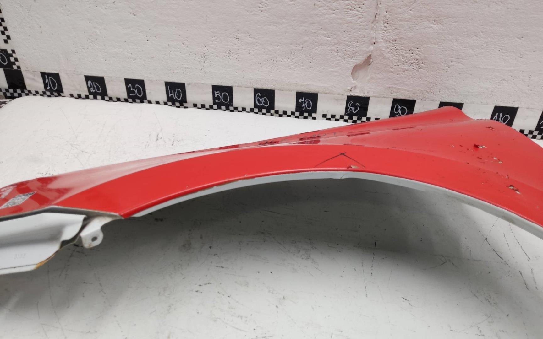 Крыло переднее левое