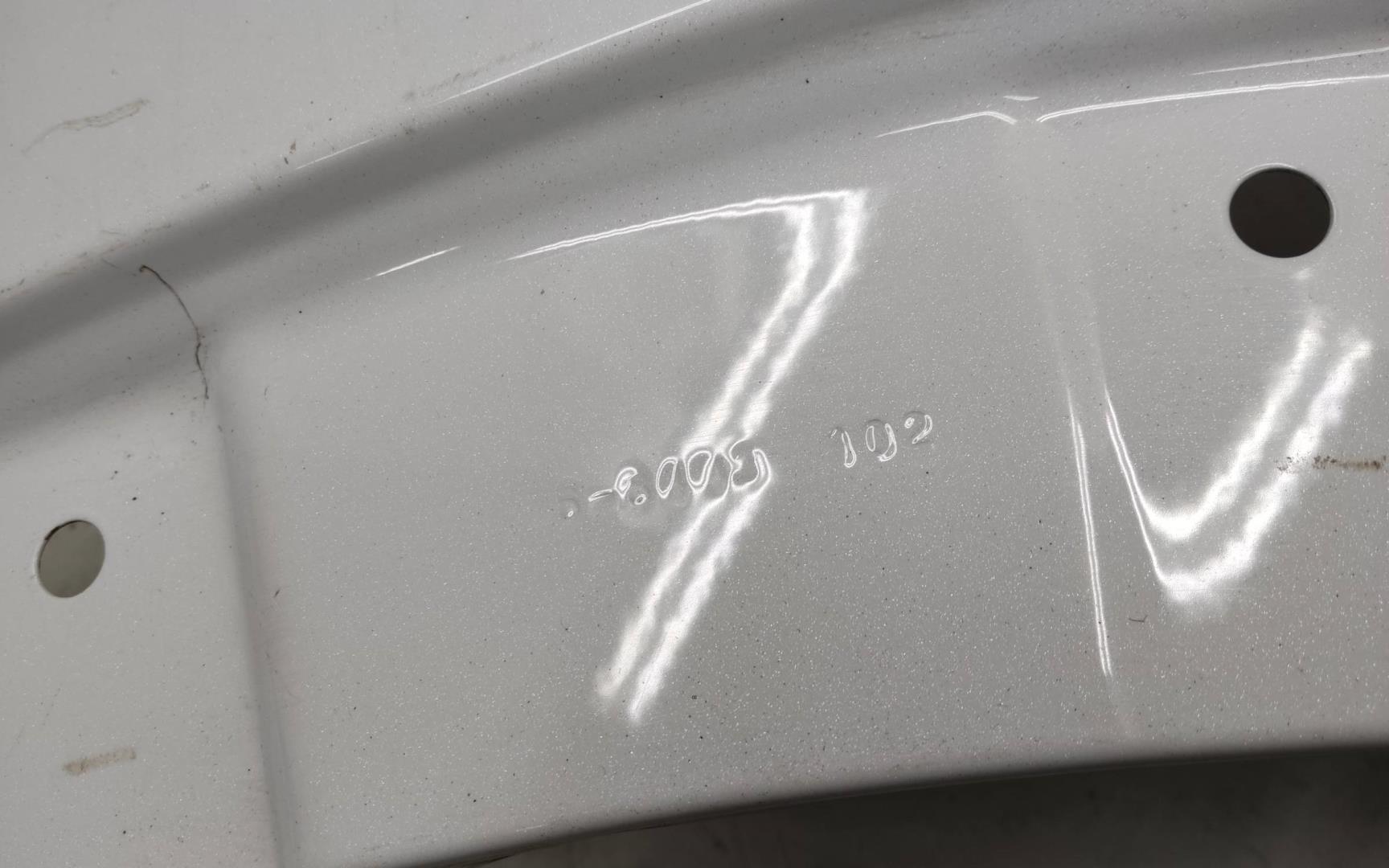 Крыло переднее правое