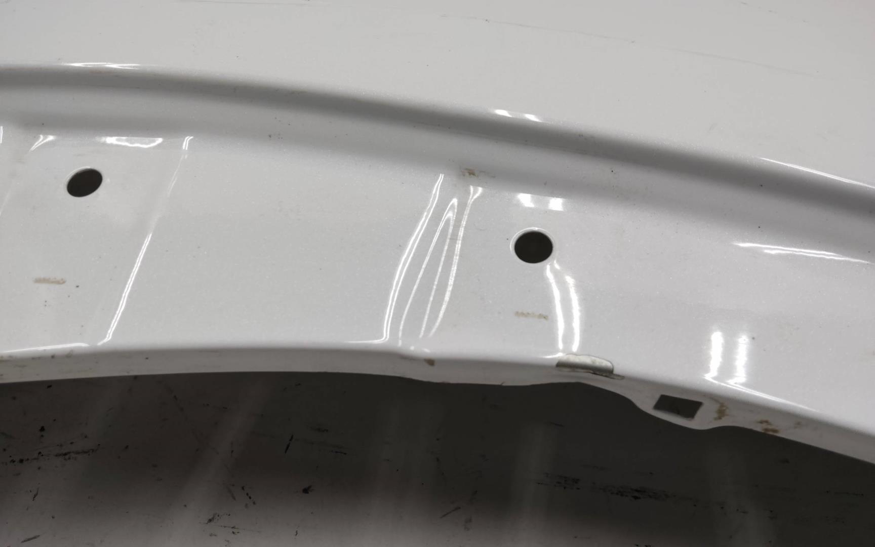 Крыло переднее правое