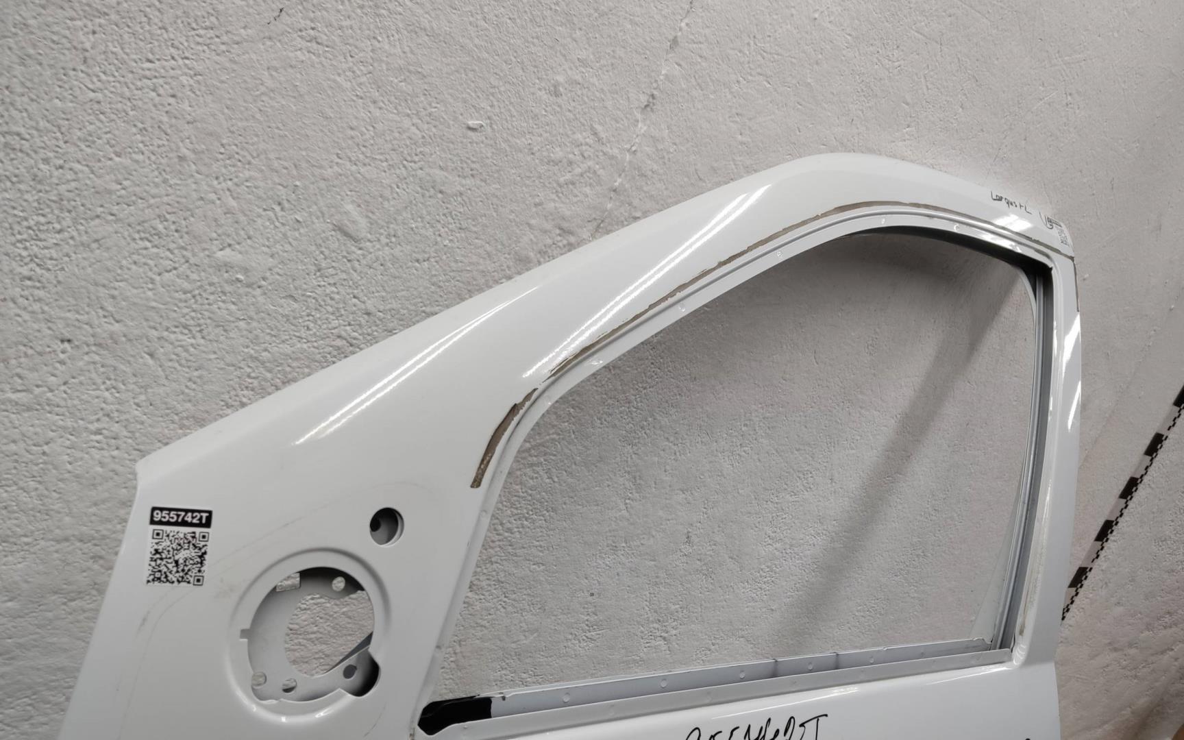 Дверь передняя левая