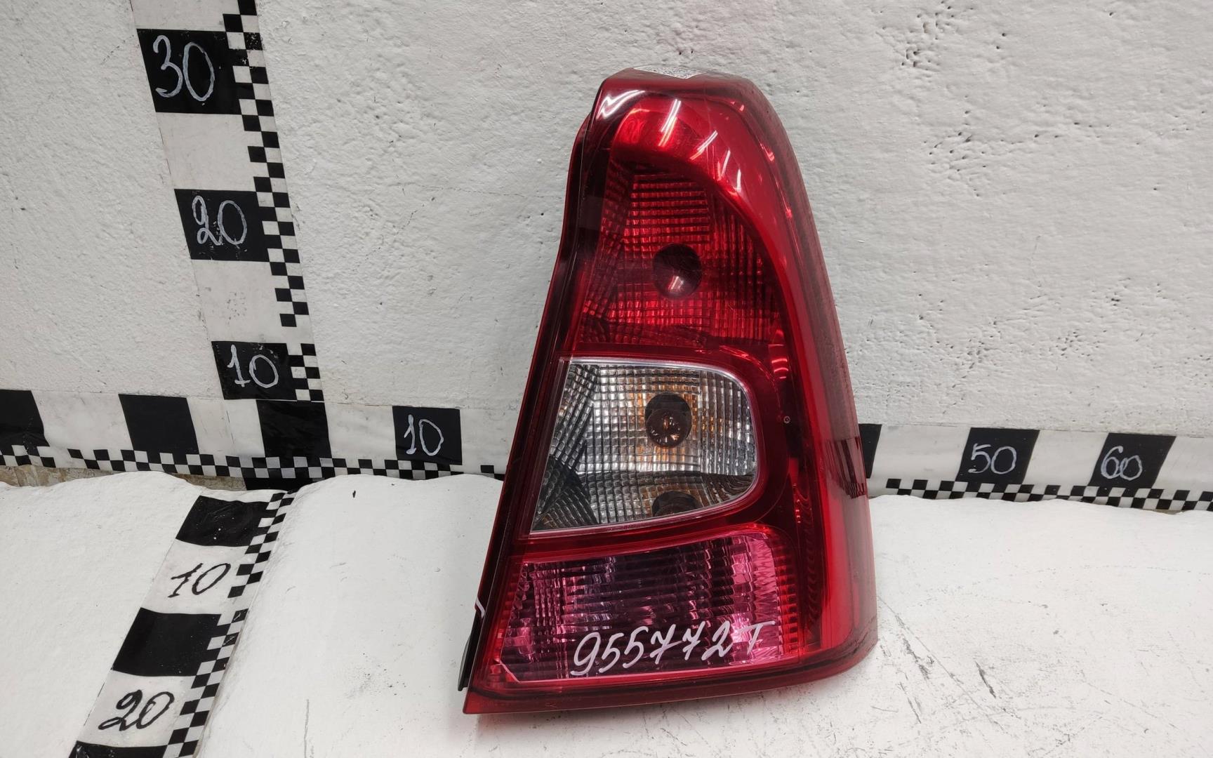 Фонарь задний правый