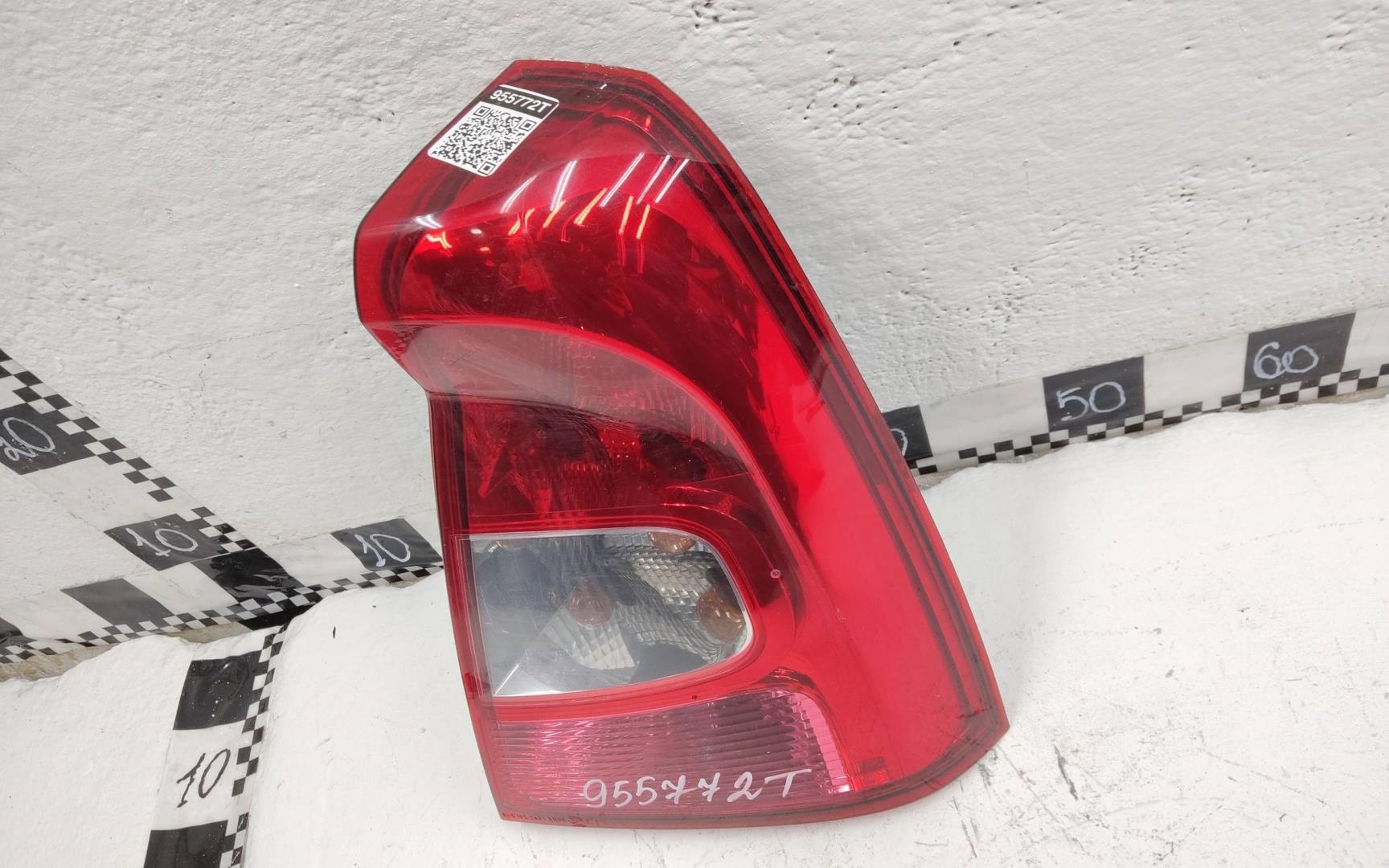 Фонарь задний правый