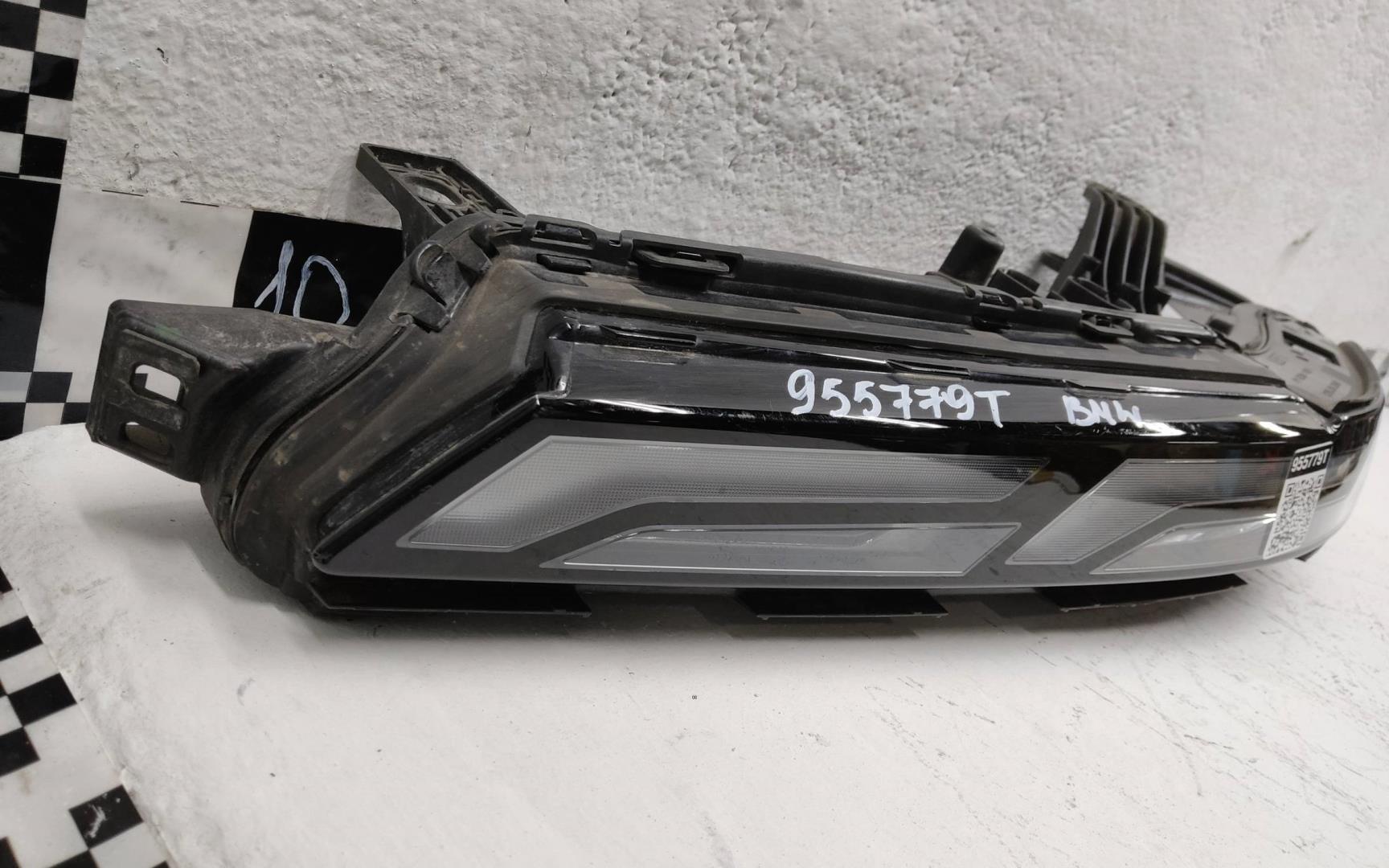 Фара дневного света левая (ходовые огни)