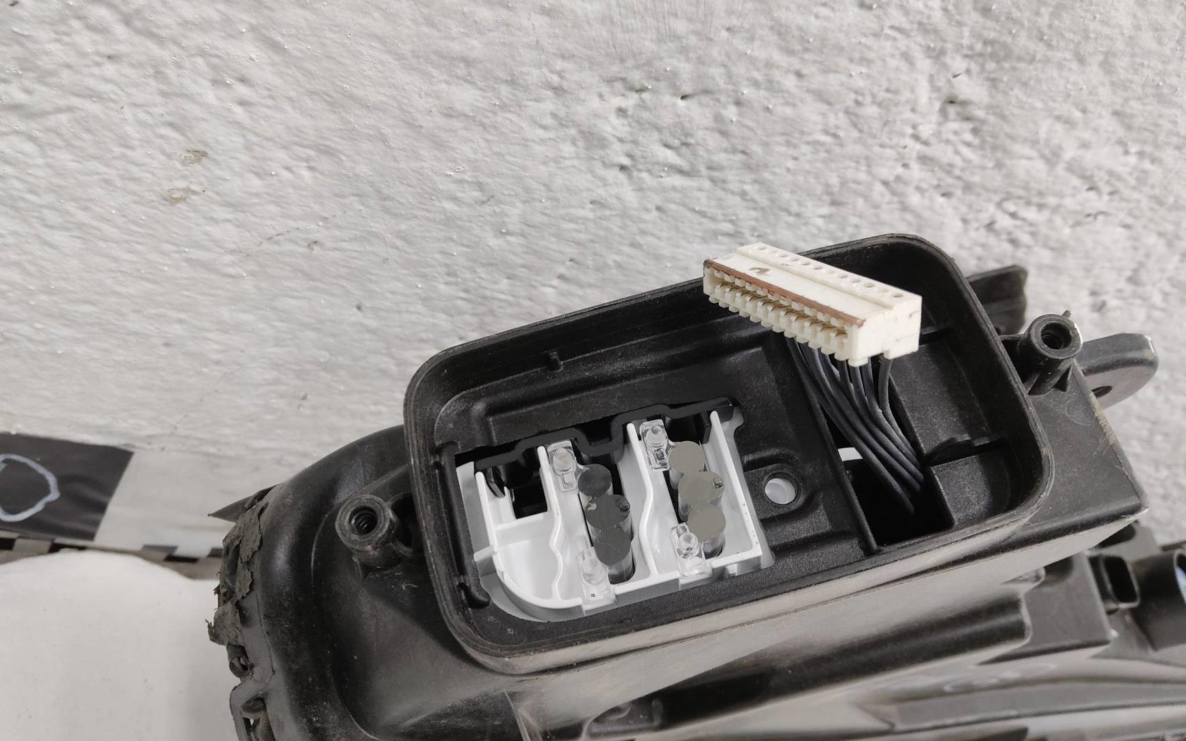 Фара дневного света левая (ходовые огни)