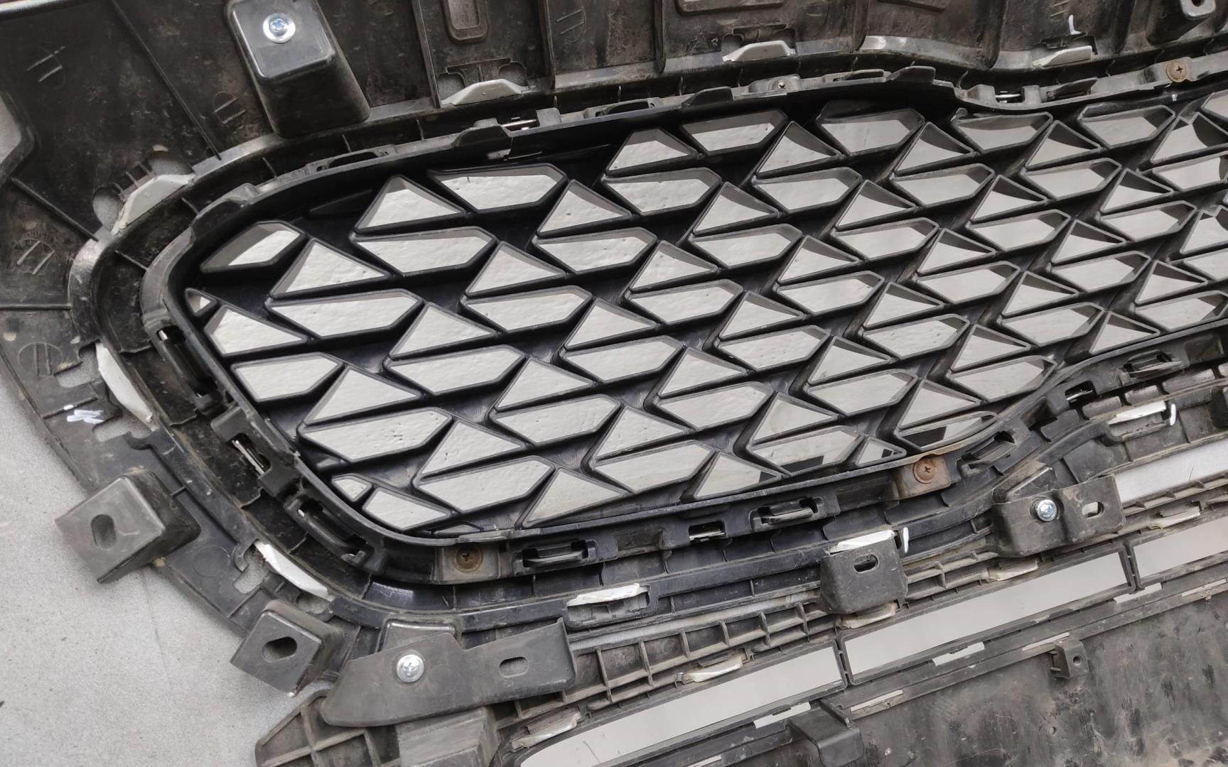 Бампер передний