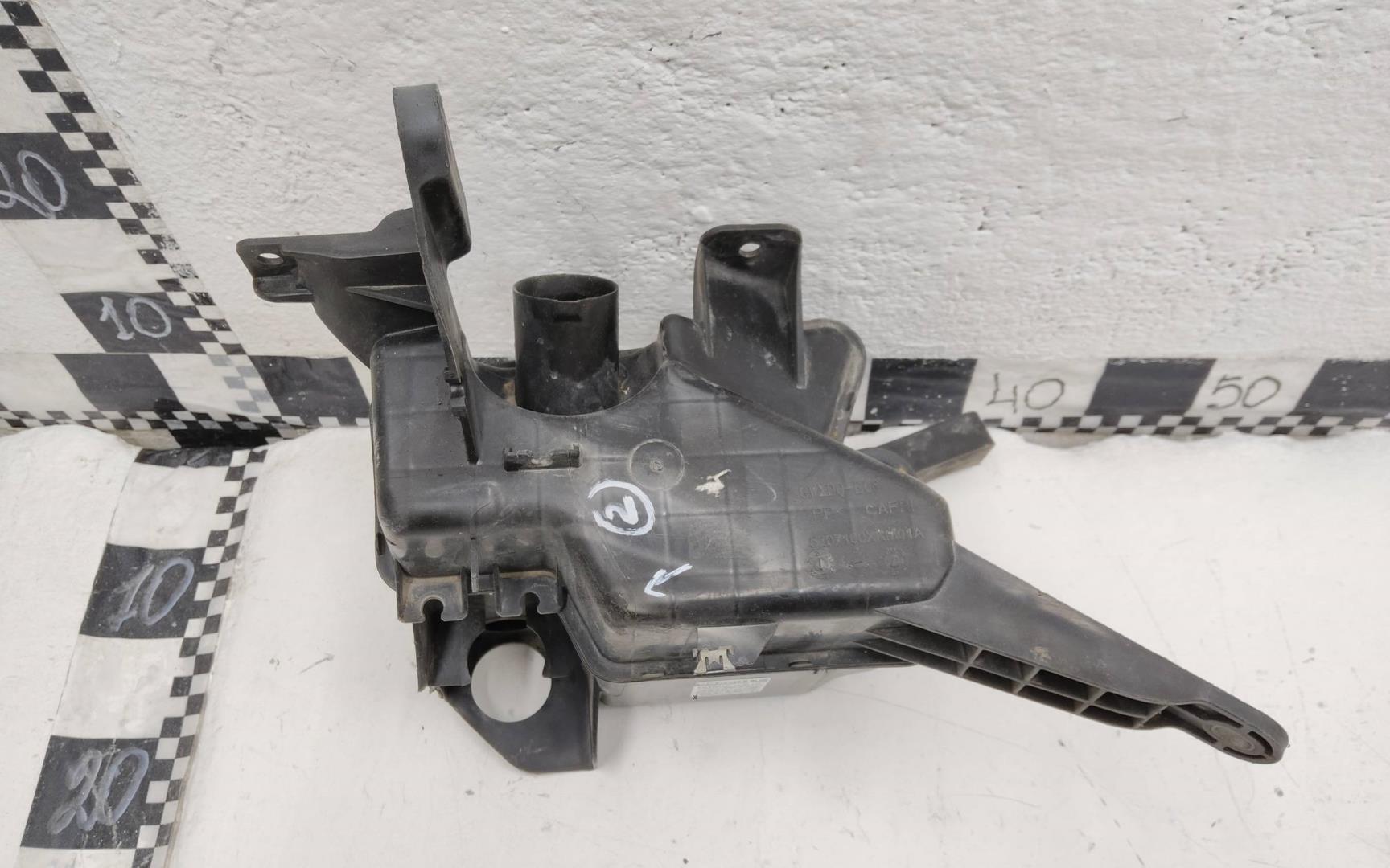 Бачок омывателя лобового стекла