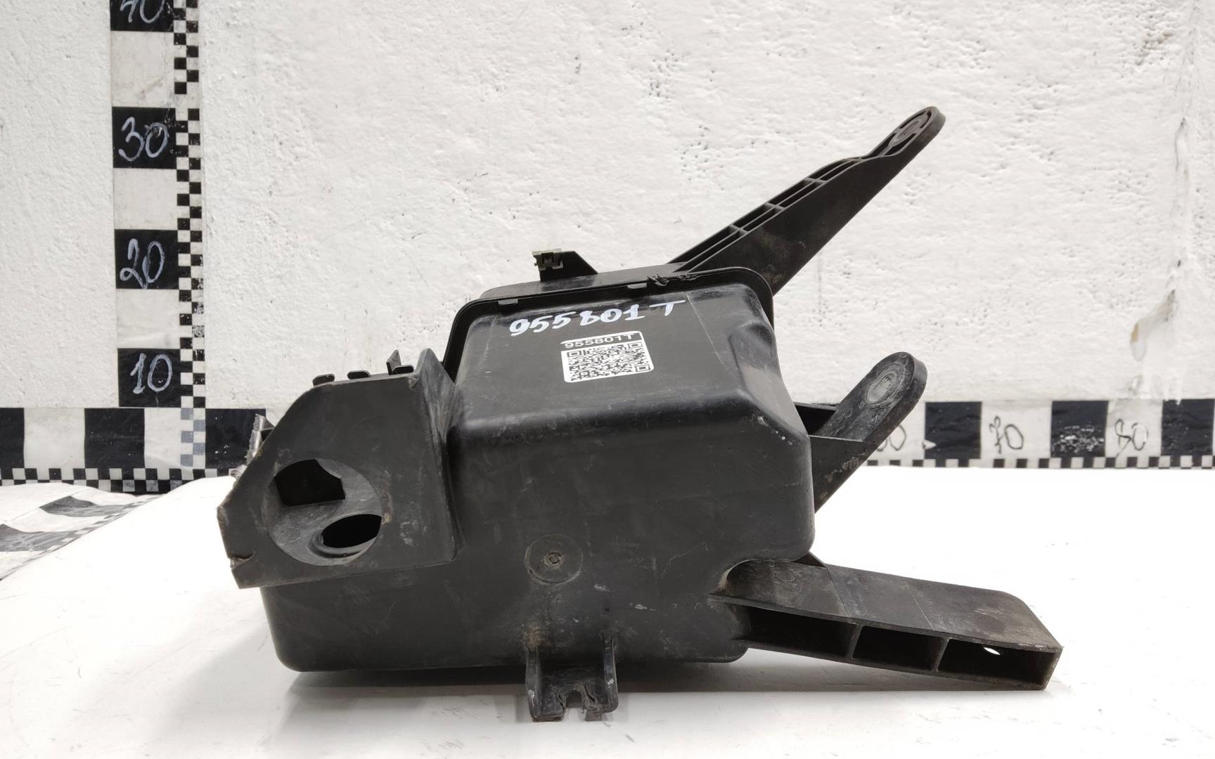 Бачок омывателя лобового стекла